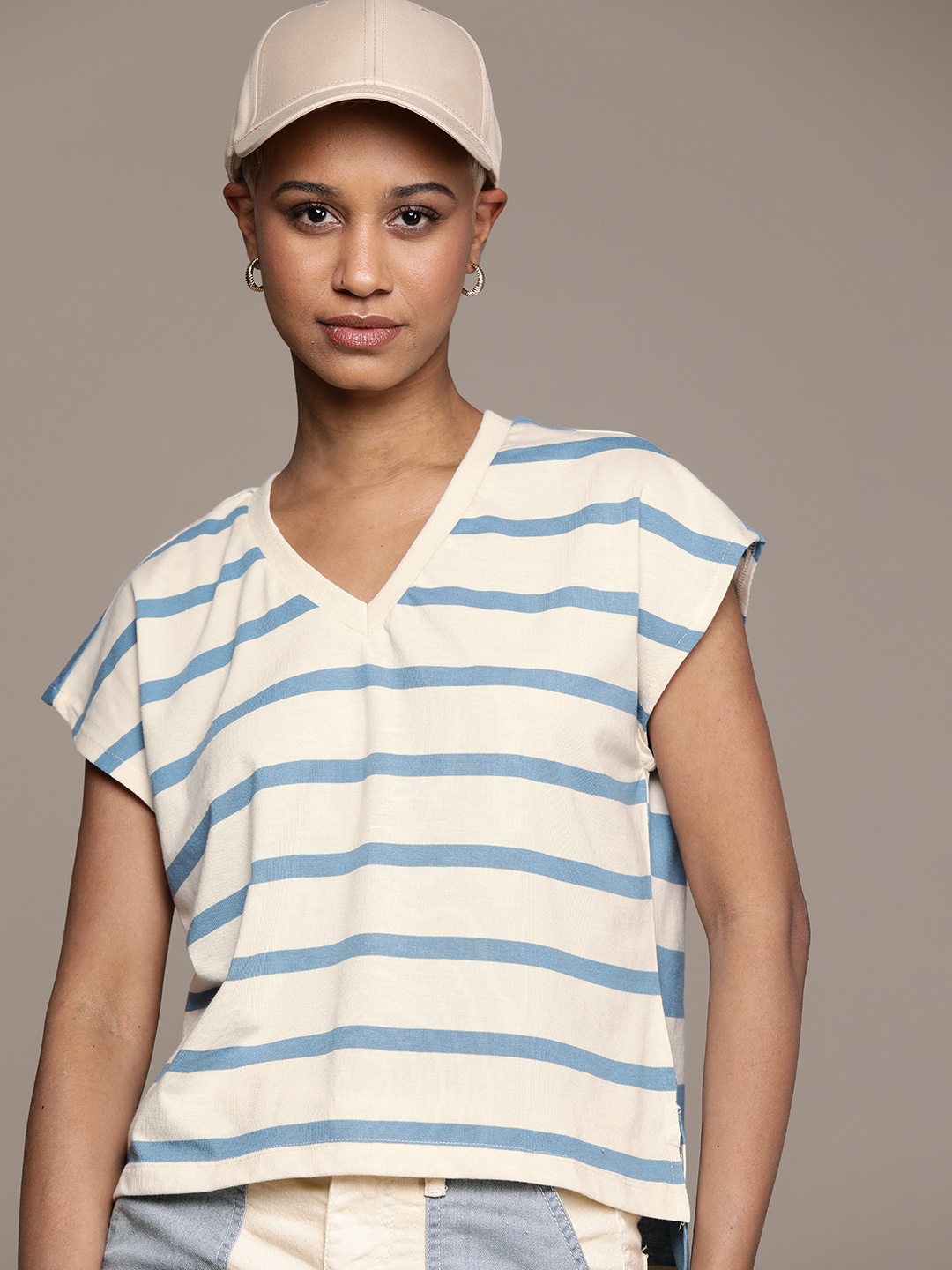 

The Roadster Lifestyle Co. Striped Boxy T-shirt, Off white