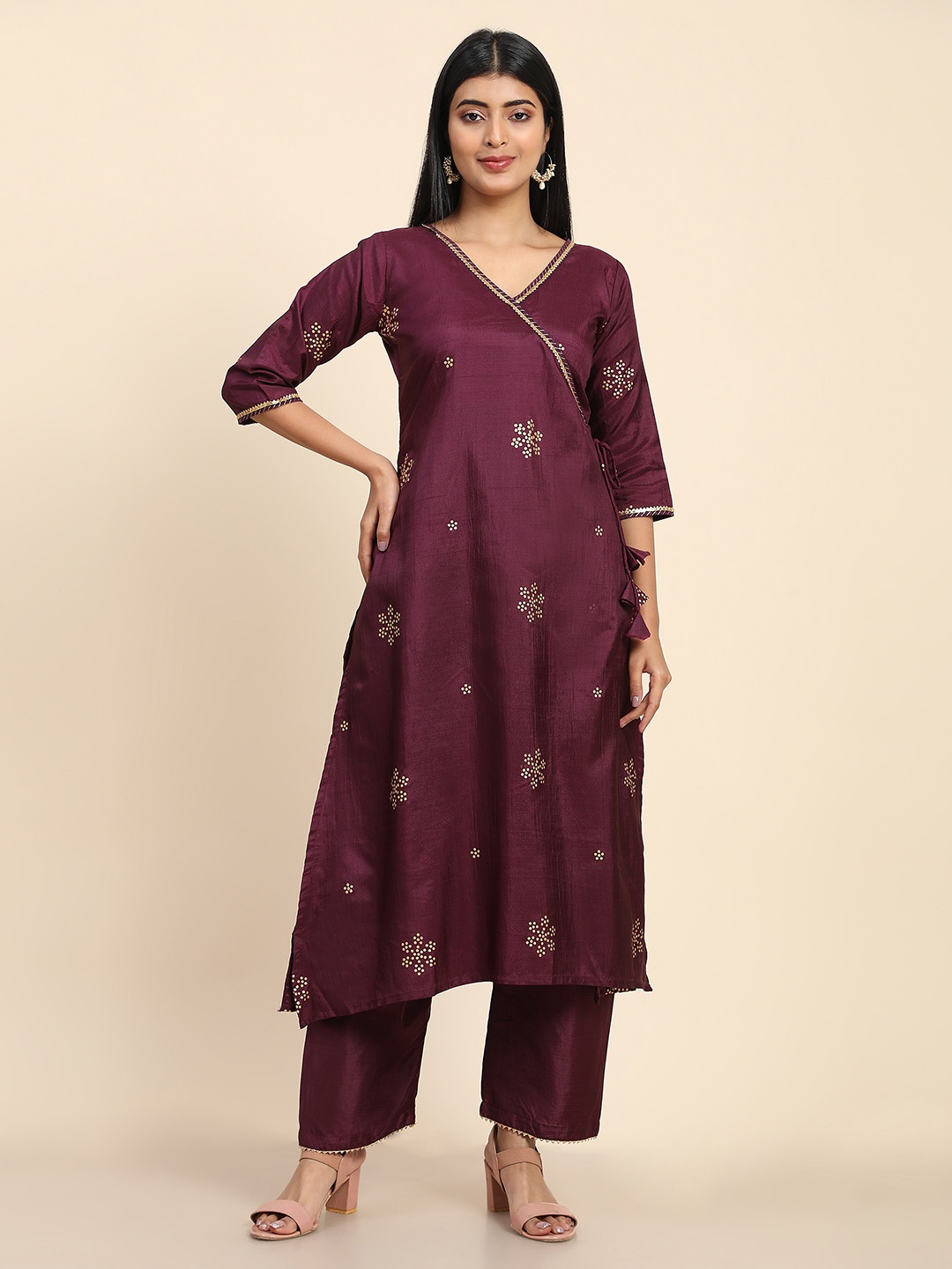 

HERE&NOW Floral Printed V-Neck Kurta With Trousers, Maroon