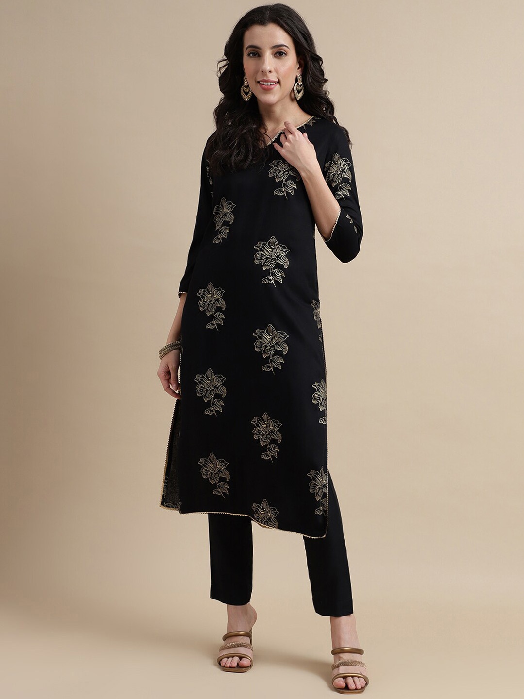 

HERE&NOW Floral Printed Gotta Patti Kurta with Trousers, Black