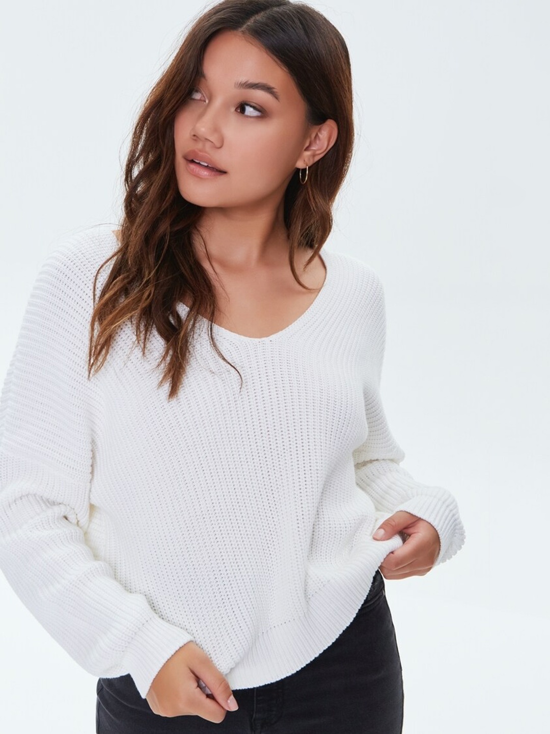 

FOREVER 21 White V-Neck Ribbed Pullover