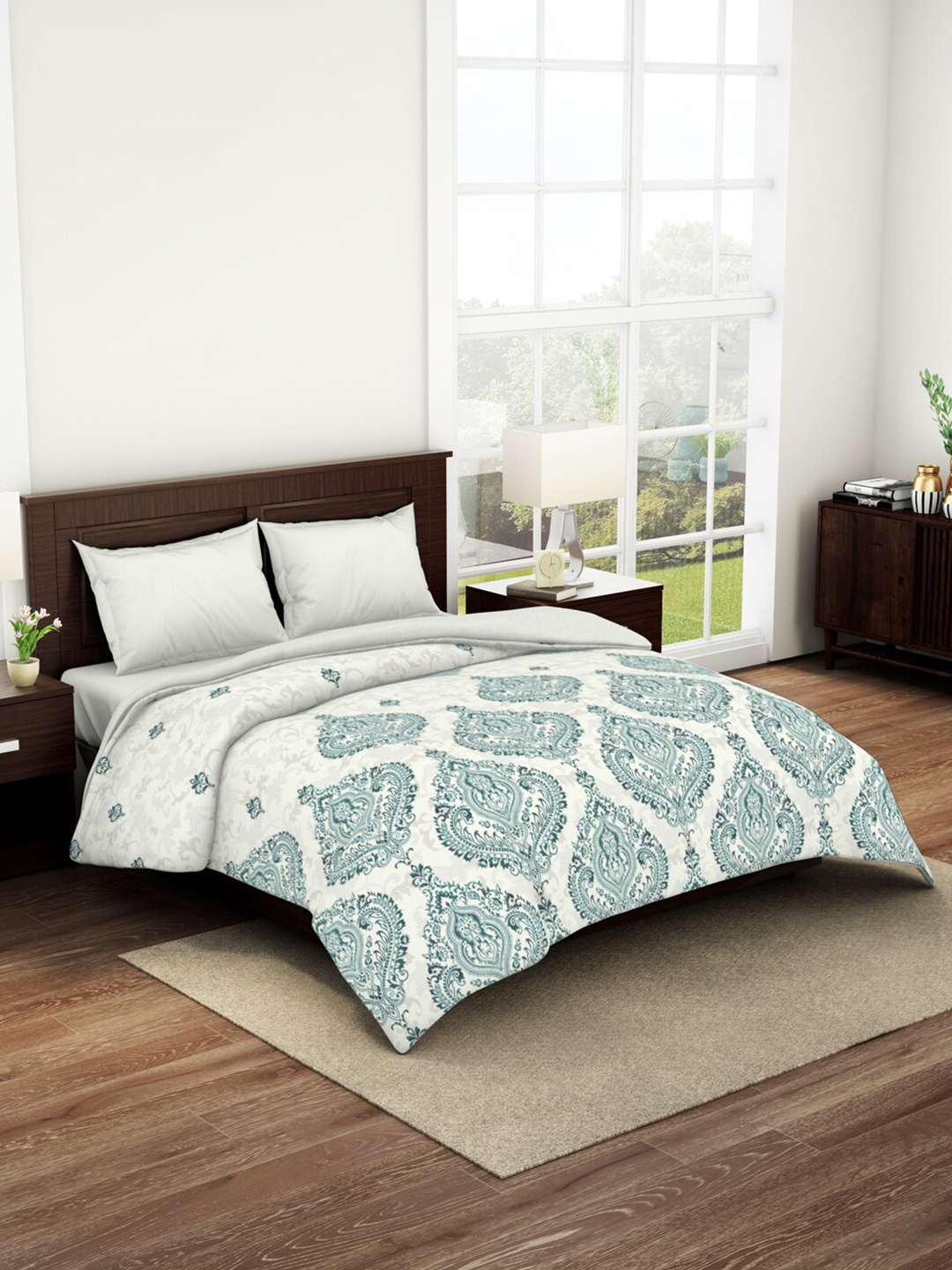 

SPACES Blue & White Printed Cotton AC Room 150 GSM Double Bed Quilt