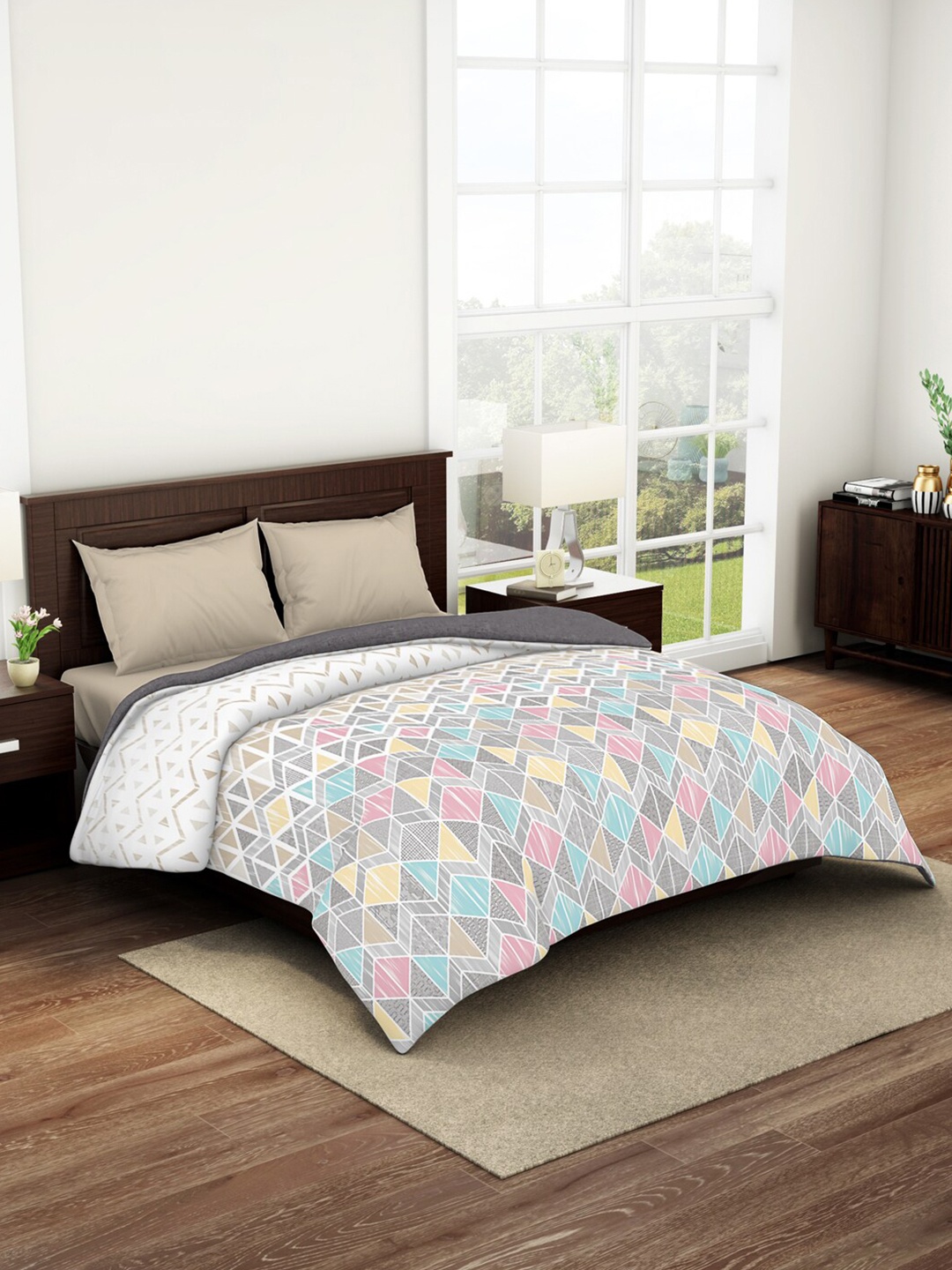 

SPACES Bonica White & Brown Geometric Pure Cotton AC Room Double Bed Quilt
