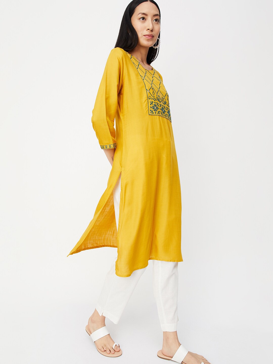

max Geometric Embroidered Straight Kurta, Yellow