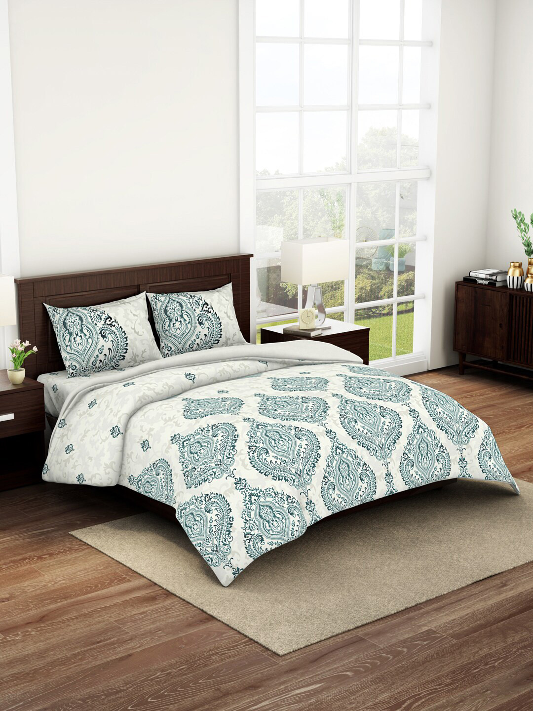 

SPACES Reagalis White & Blue Printed Pure Cotton King Bedding Set
