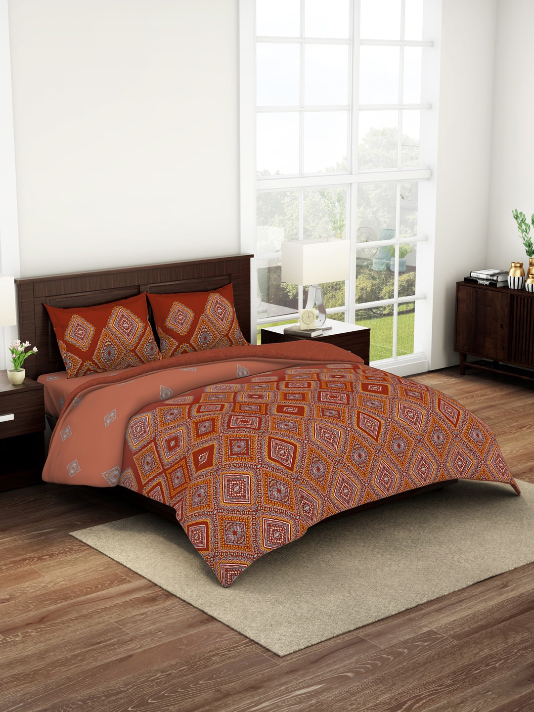 

SPACES Geostance Red & Orange Printed Pure Cotton King Bedding Set