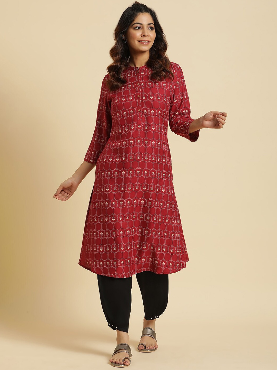 

W Ethnic Motifs Printed Straight Kurta, Maroon