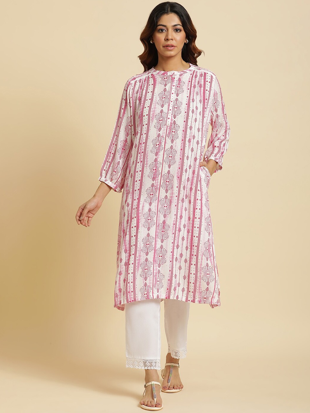 

W Geometric Printed Mandarin Collar Cuffed Sleeves Regular Kurta, Pink