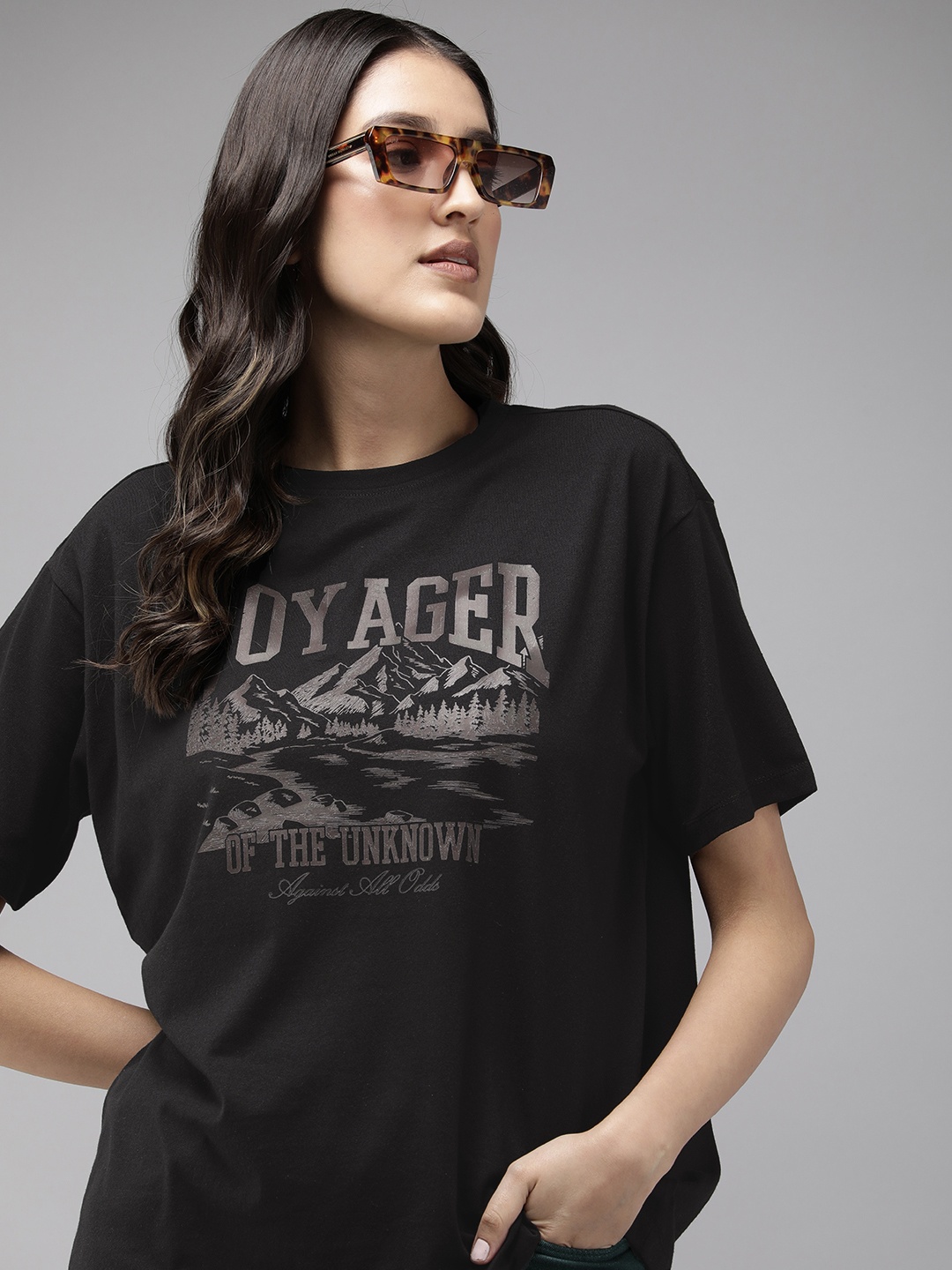 

Roadster Women Graphic Printed Drop-Shoulder Sleeves Bio Finish T-shirt, Black