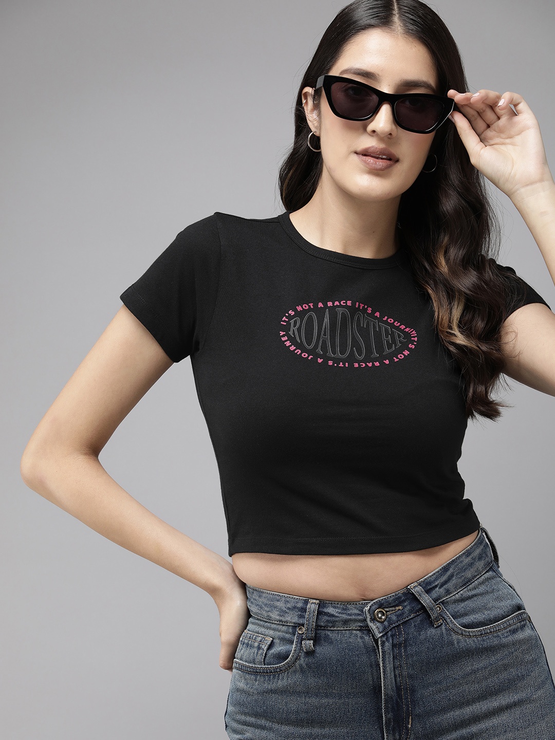 

Roadster Typography Printed Bio Finish Slim Fit Crop T-shirt, Black