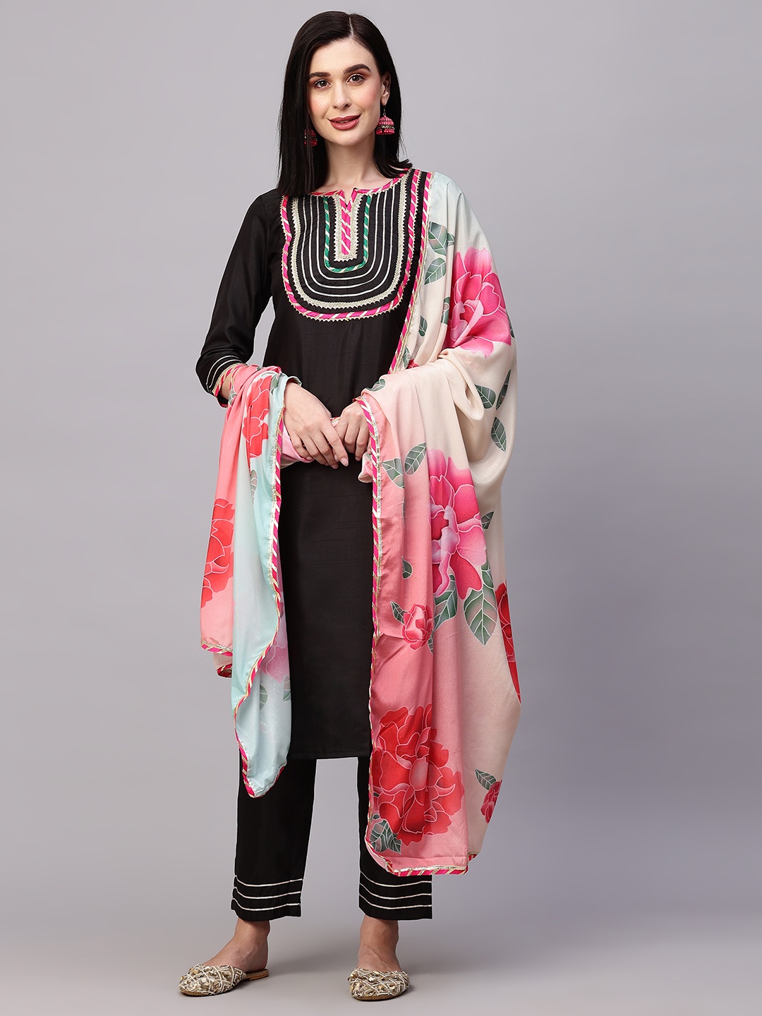 

HERE&NOW Gotta Patti Detail Straight Kurta with Trousers & Dupatta, Black