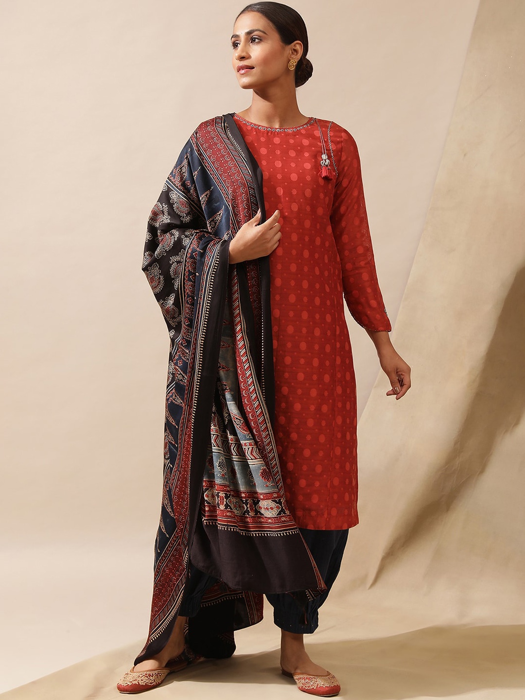 

W Red Ethnic Motifs Woven Design Beads and Stones Kurta