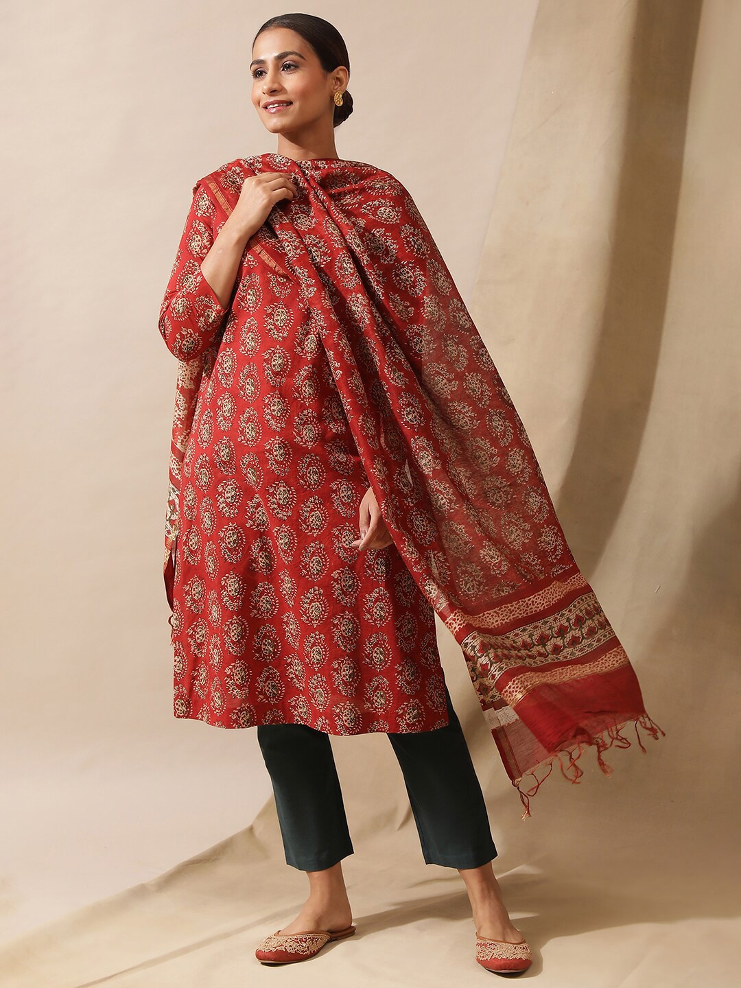 

W The Folksong Collection Printed Dupatta, Red