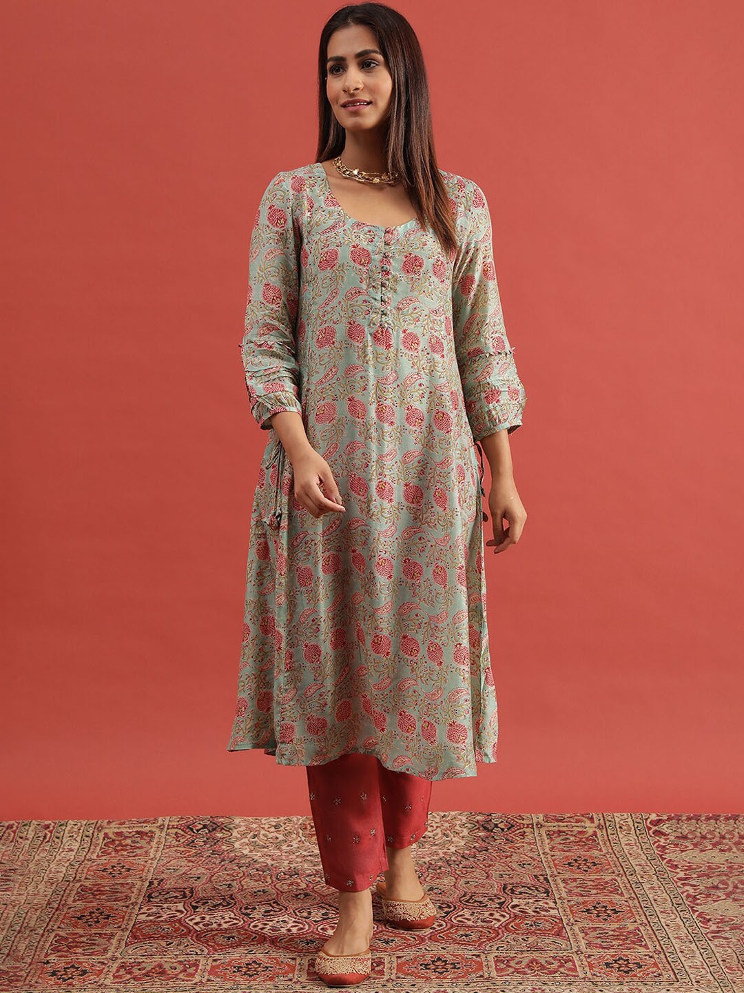 

W Women Green Floral Printed Panelled A-Line Kurta