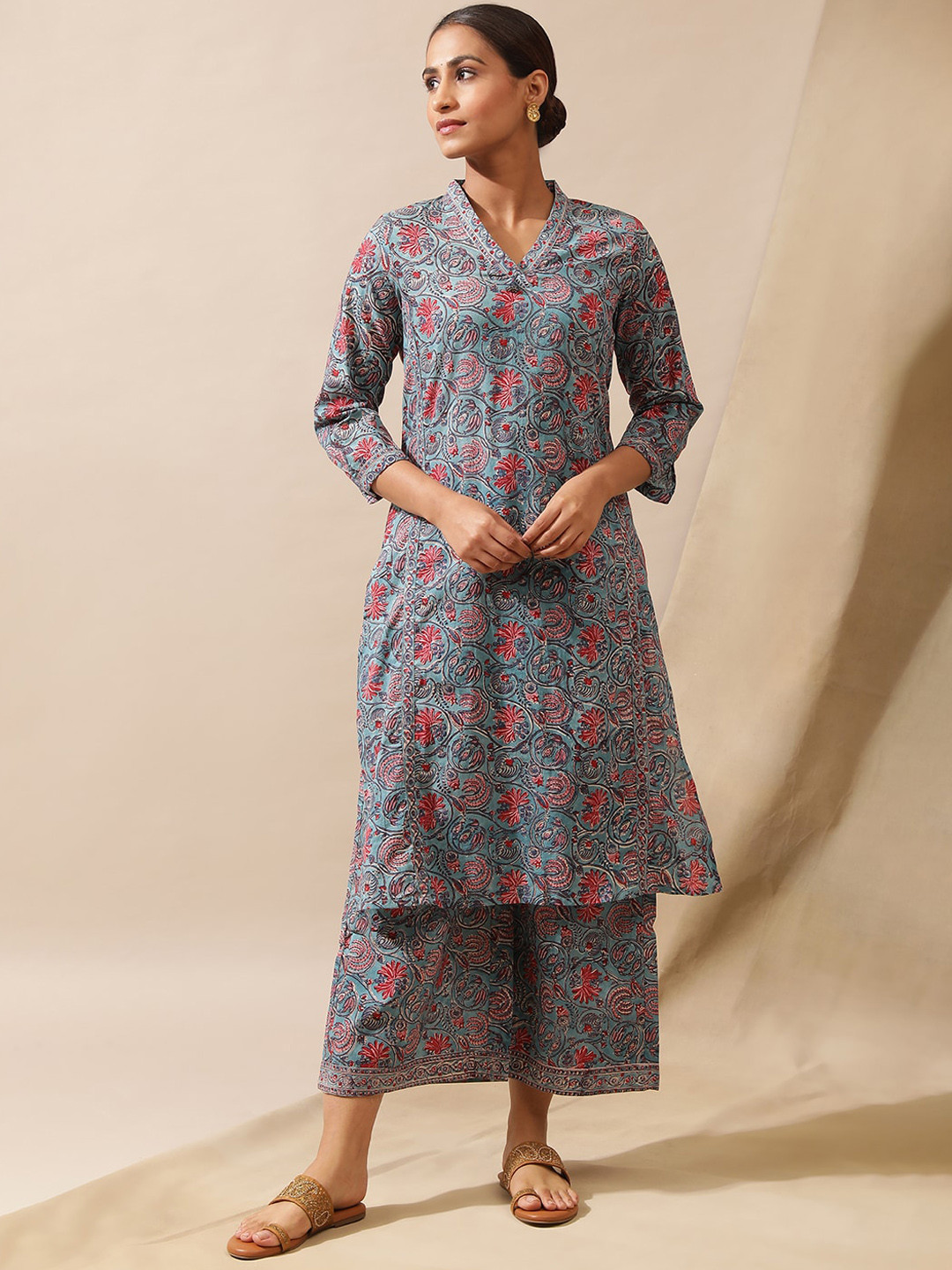 

W Blue Floral Printed V-Neck Pure Cotton Straight Kurta