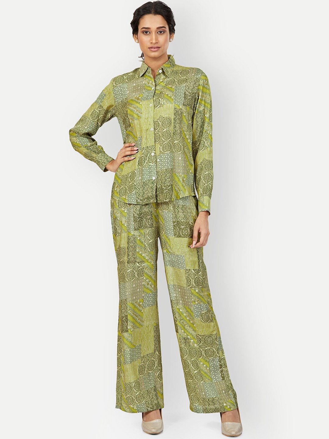 

DRESOUL Geometric Printed Collar Neck Shirt With Pants Co-Ords, Green