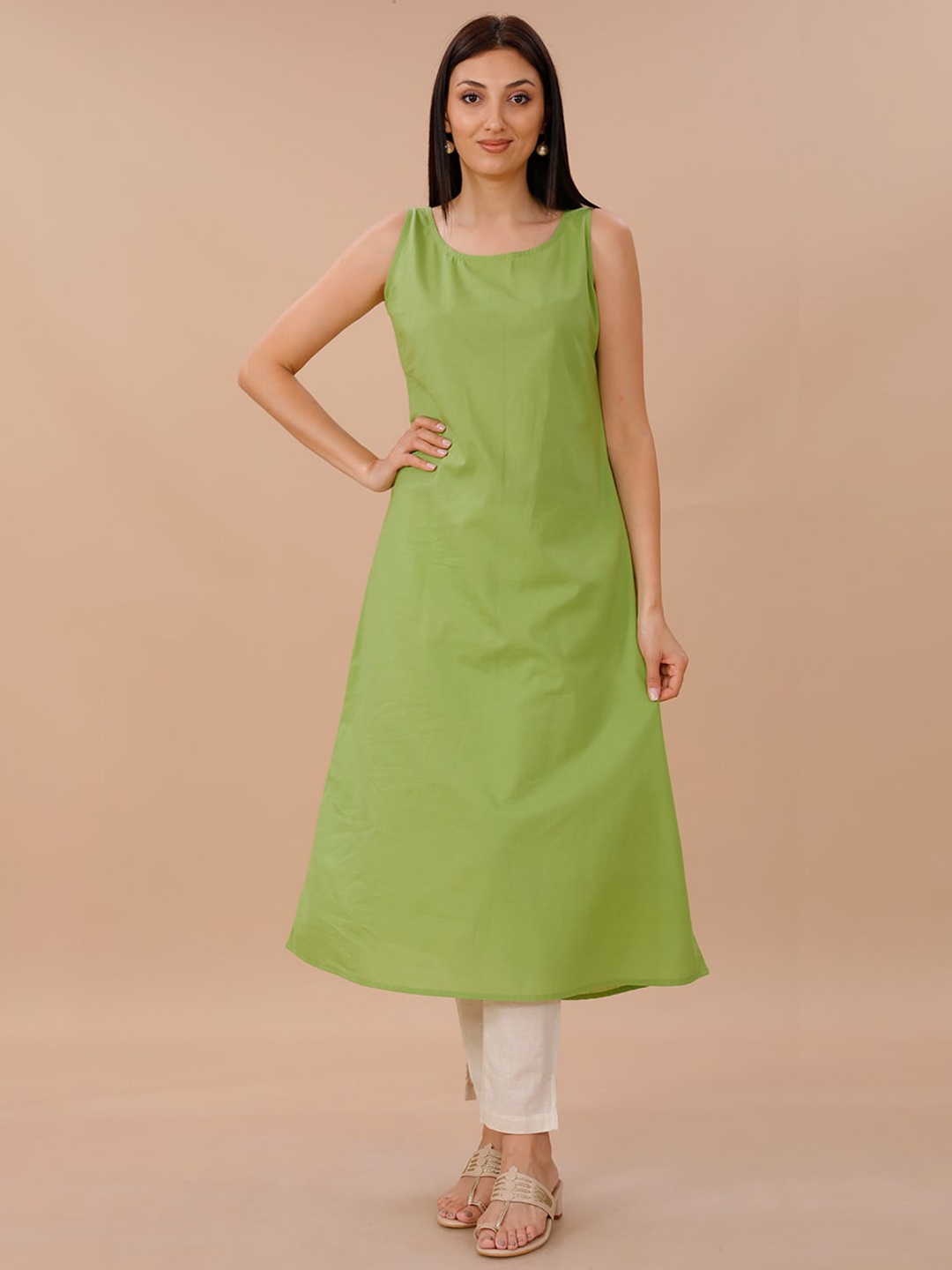 

FABNEST Round Neck Sleeveless Pure Cotton A-Line Kurta And Trousers, Green