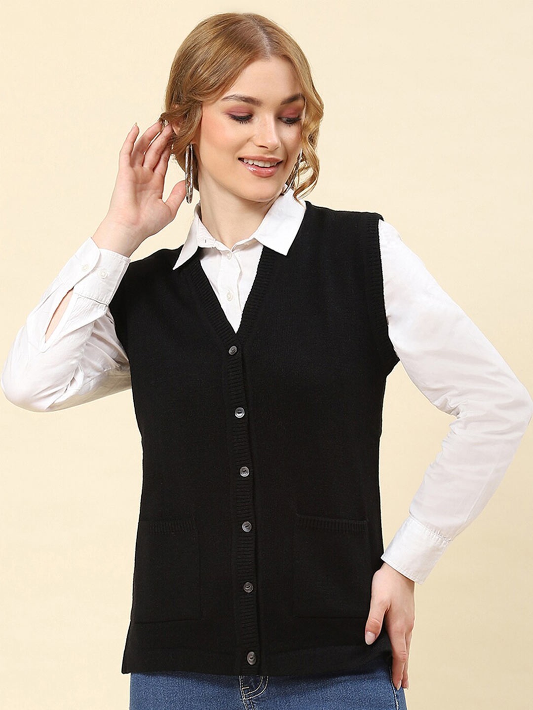 

Monte Carlo V-Neck Woollen Cardigan, Black