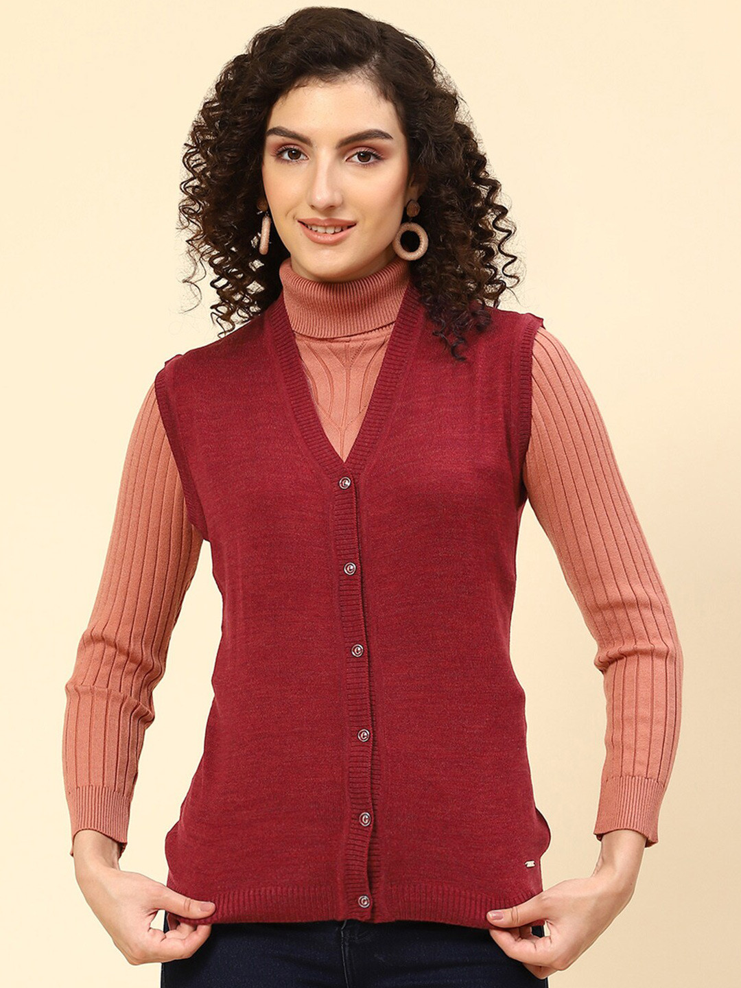 

Monte Carlo V-Neck Woollen Cardigan Sweaters, Maroon