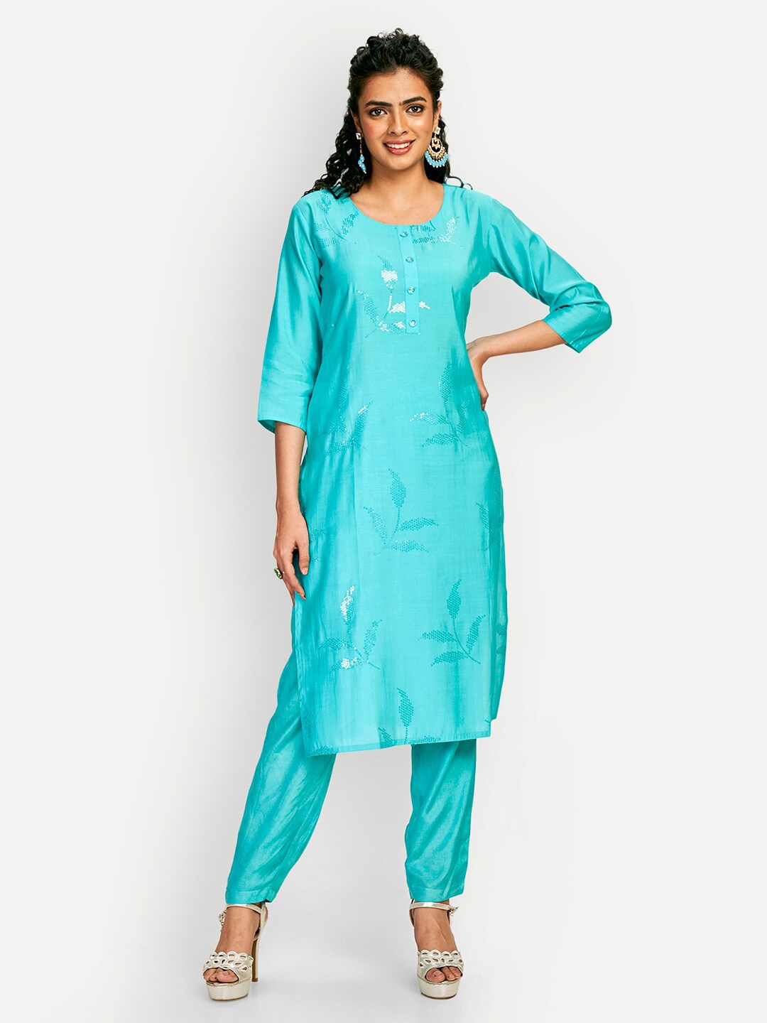 

DRESOUL Sequins Detail Chanderi Silk Straight Kurta, Blue