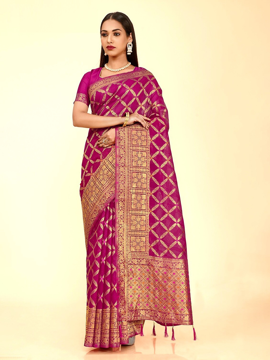 

FLOURIOUS Woven Design Zari Organza Banarasi Saree, Burgundy
