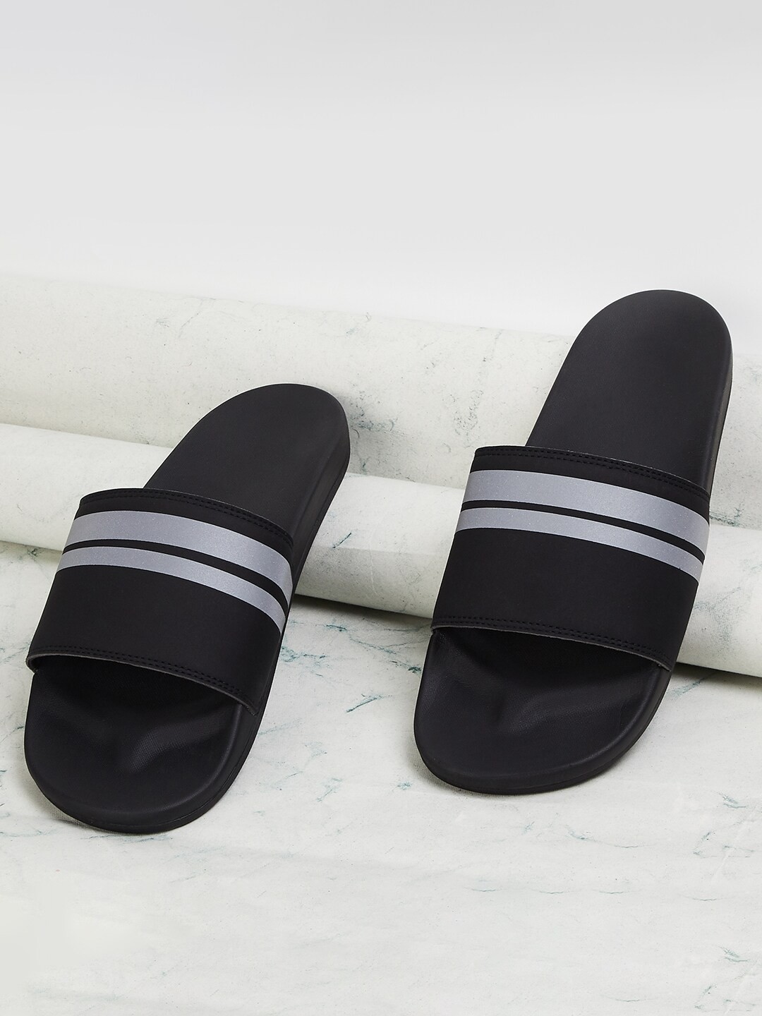 

Forca by Lifestyle Men Printed Rubber Sliders, Black