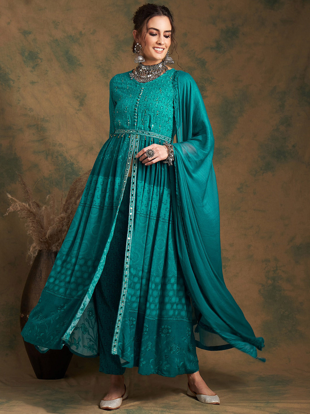 

Sangria Floral Printed A-Line Sequins Kurta With Trouser & Dupatta Set, Teal
