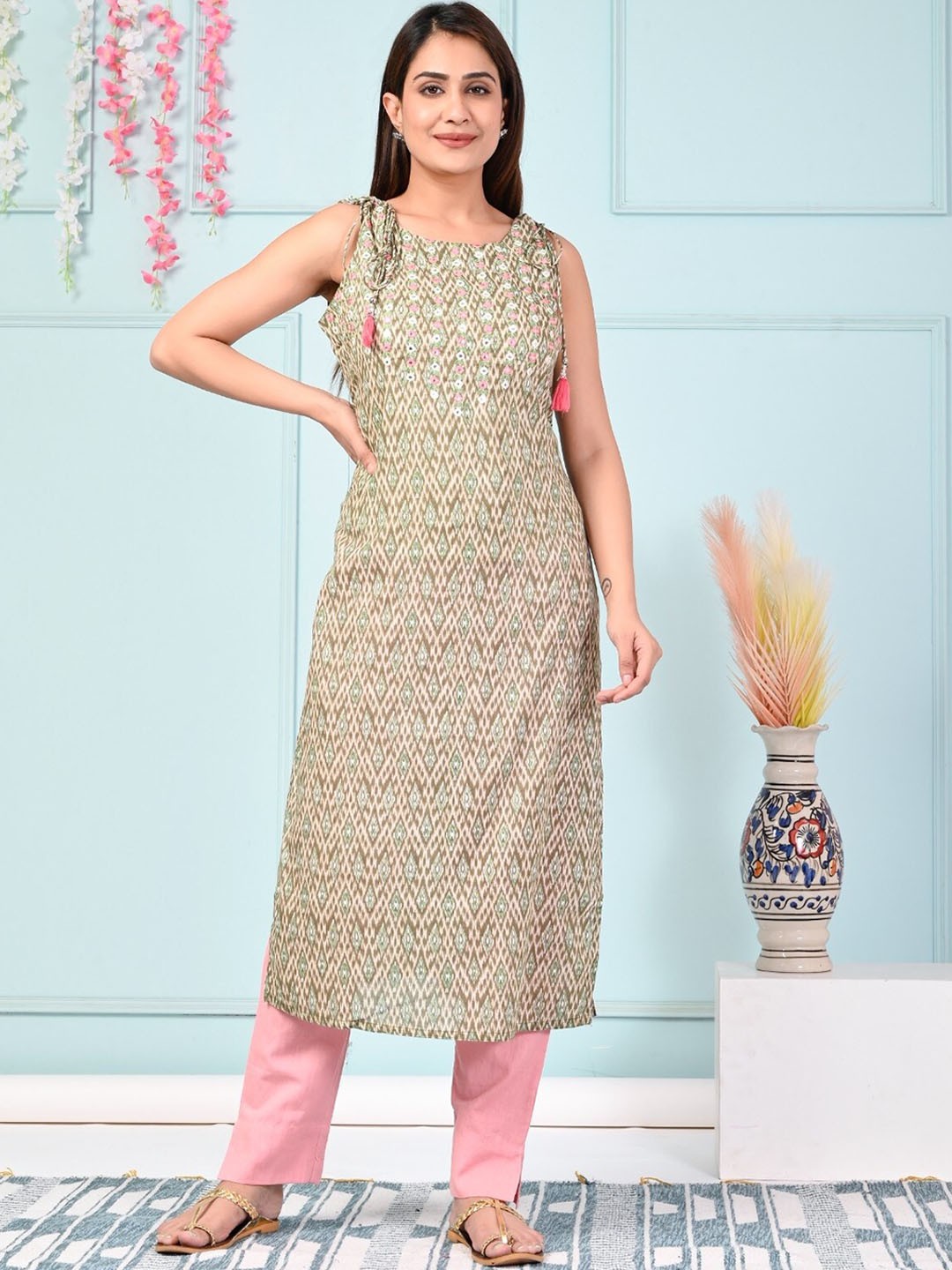 

Ramas Floral Embroidered Mirror Work Straight Cotton Kurta, Green