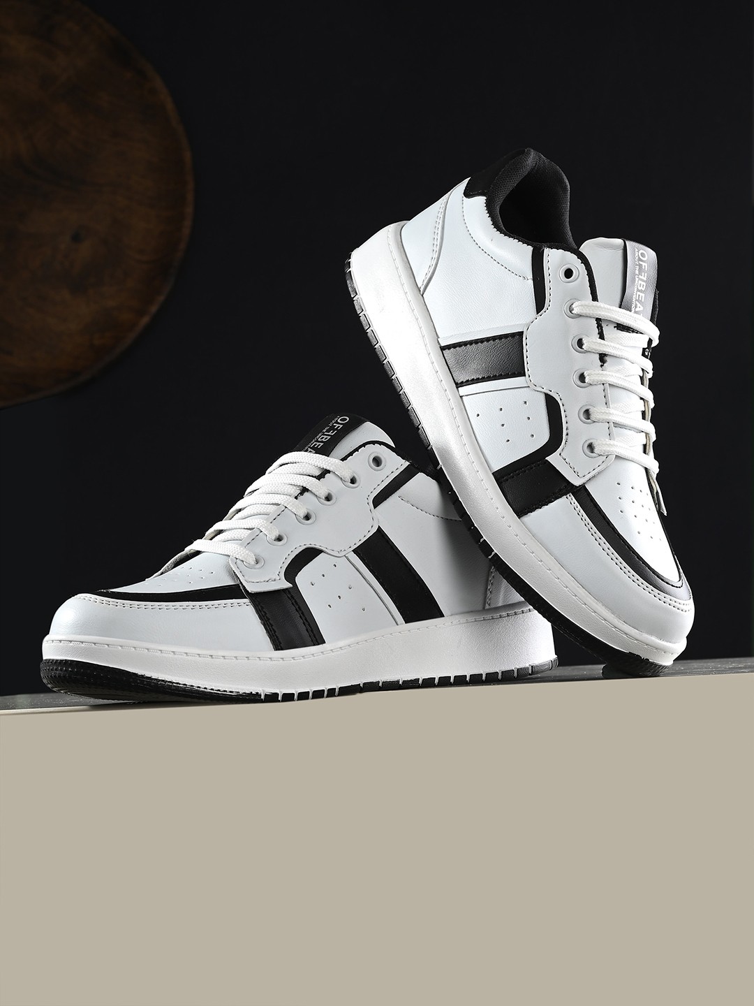 

Mast & Harbour Men White & Black Colourblocked Comfort Insole Basics Sneakers