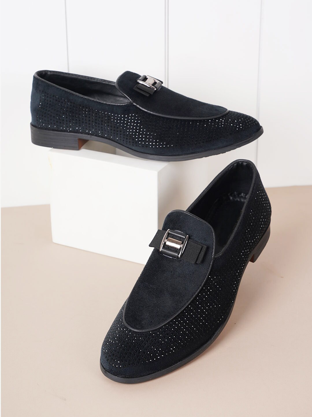 

Style Shoes Men Embellished Slip On Loafers, Black