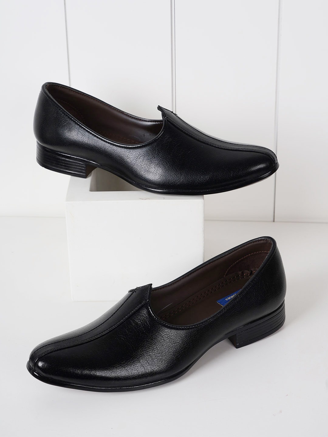 

Style Shoes Men Ethnic Padded Insole Basics Mojaris, Black