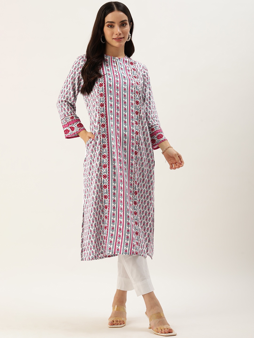 

AMUKTI Women Floral Printed Straight Kurta, White