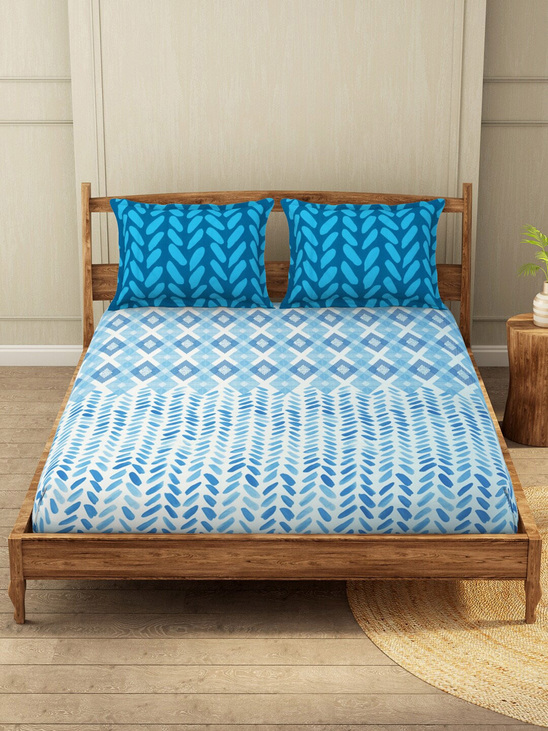 

SPACES Blue & White Printed Cotton 210TC Pure Cotton Queen Bedding Set
