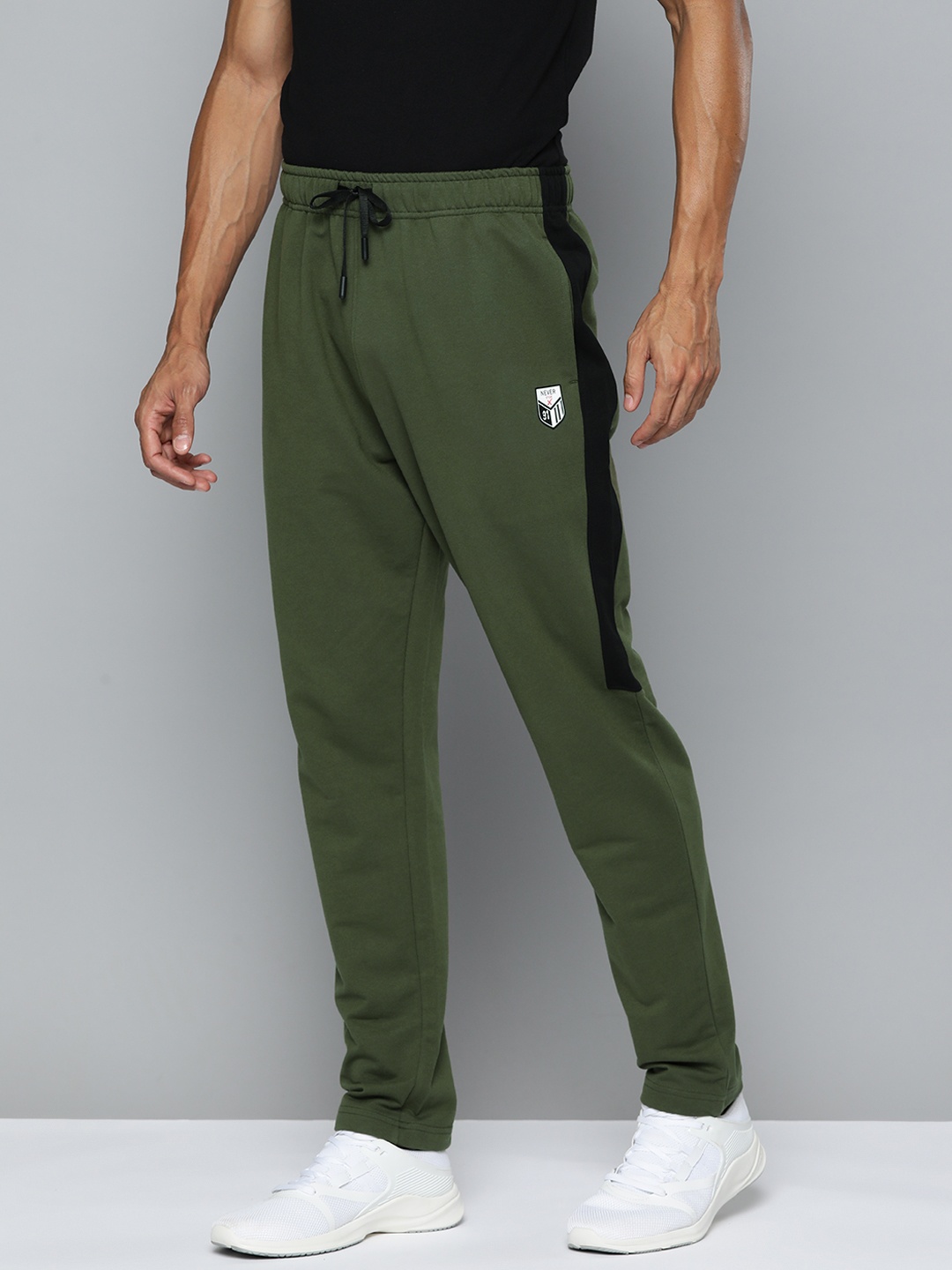 

HRX by Hrithik Roshan Men Printed Cotton Regular Fit Joggers, Olive