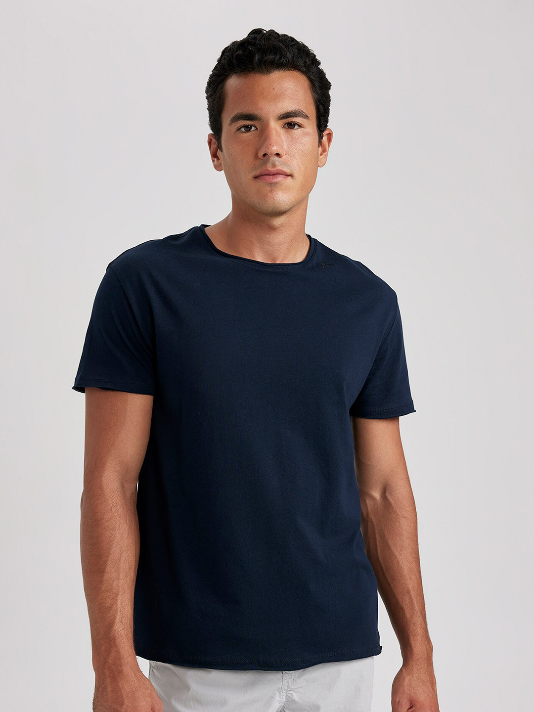 

DeFacto Round Neck Pure Cotton Regular T-shirt, Navy blue