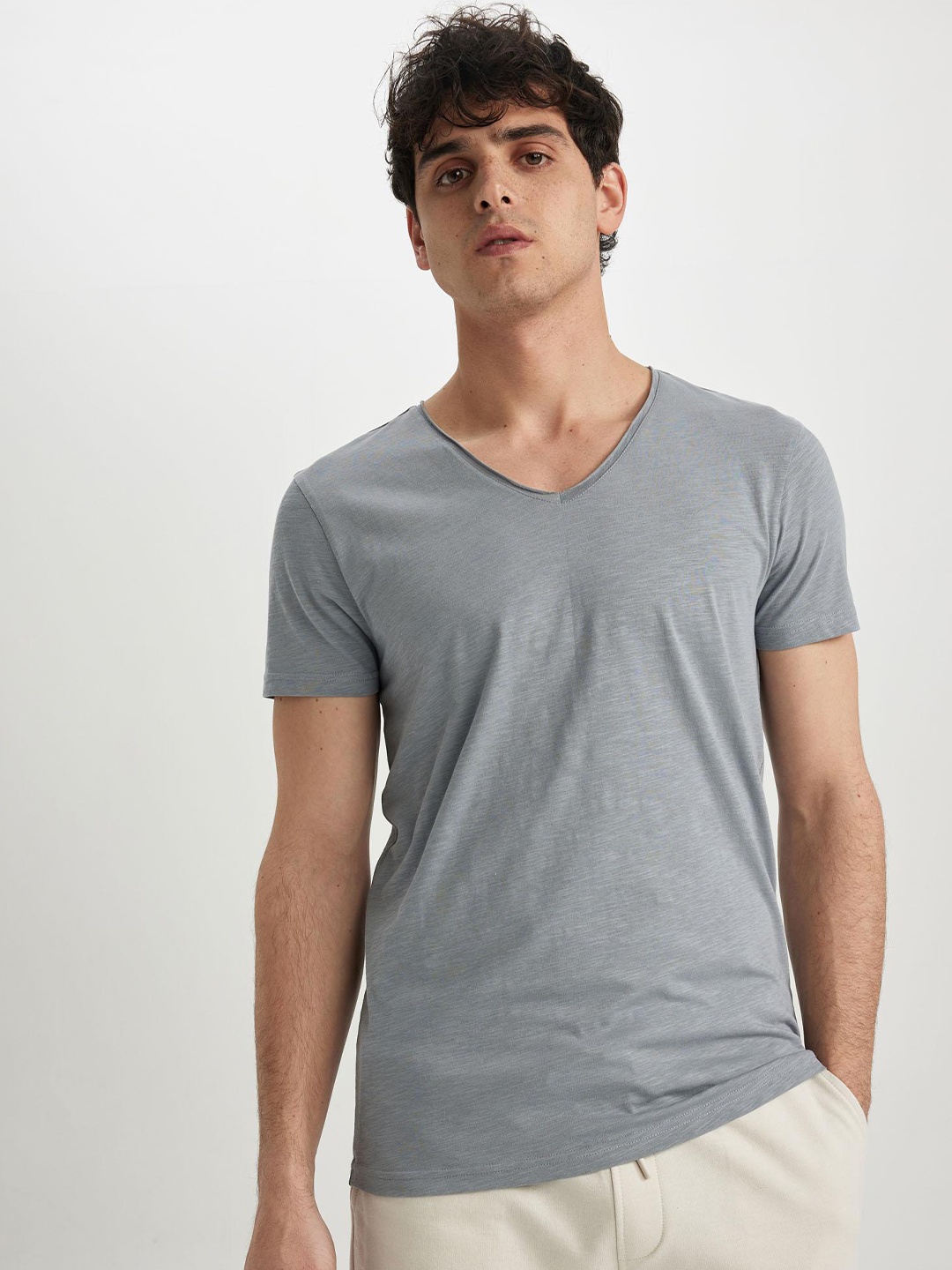 

DeFacto V-Neck Raw Edge Cotton T-Shirt, Grey