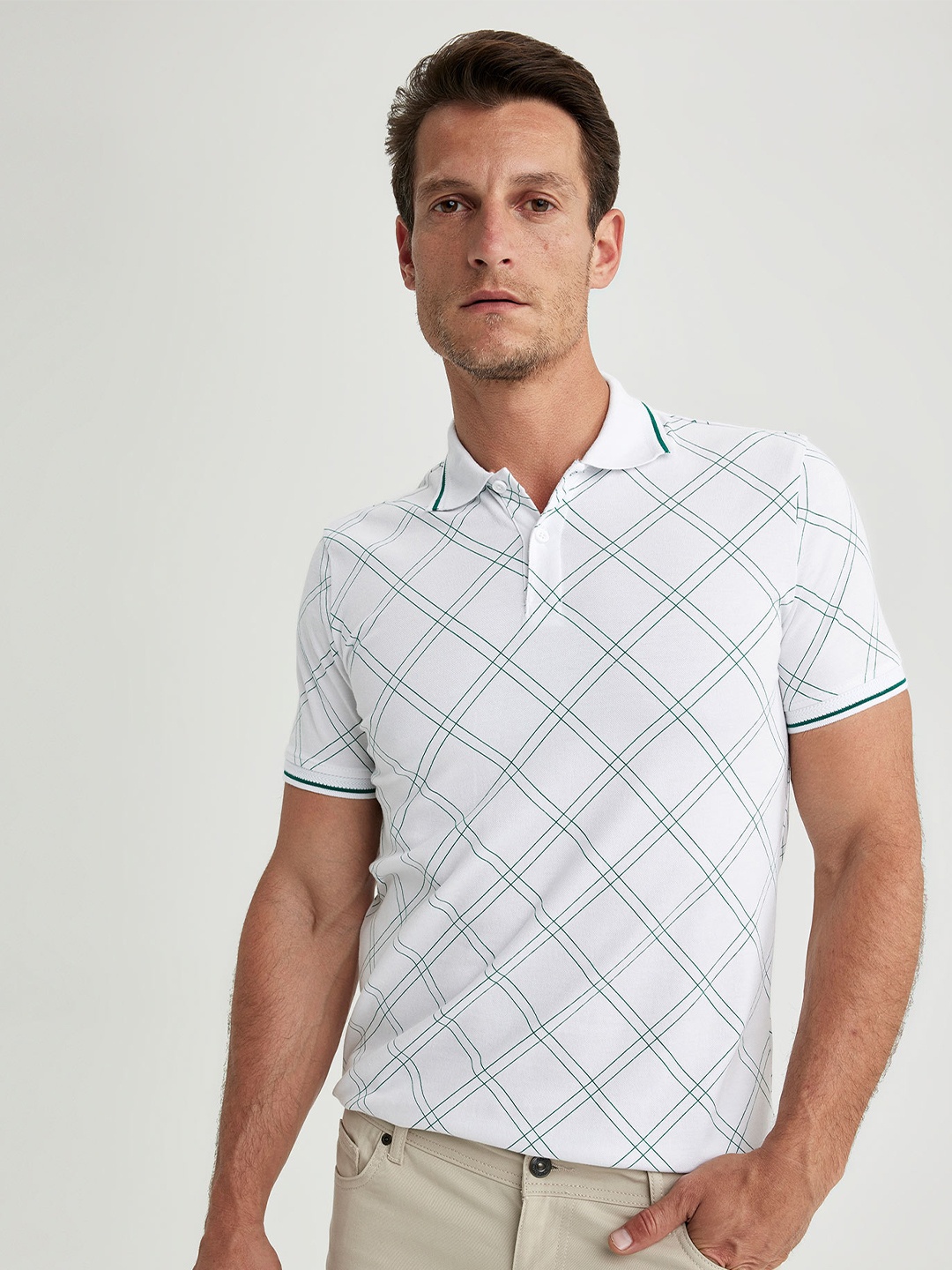 

DeFacto Checked Polo Collar T-shirt, White