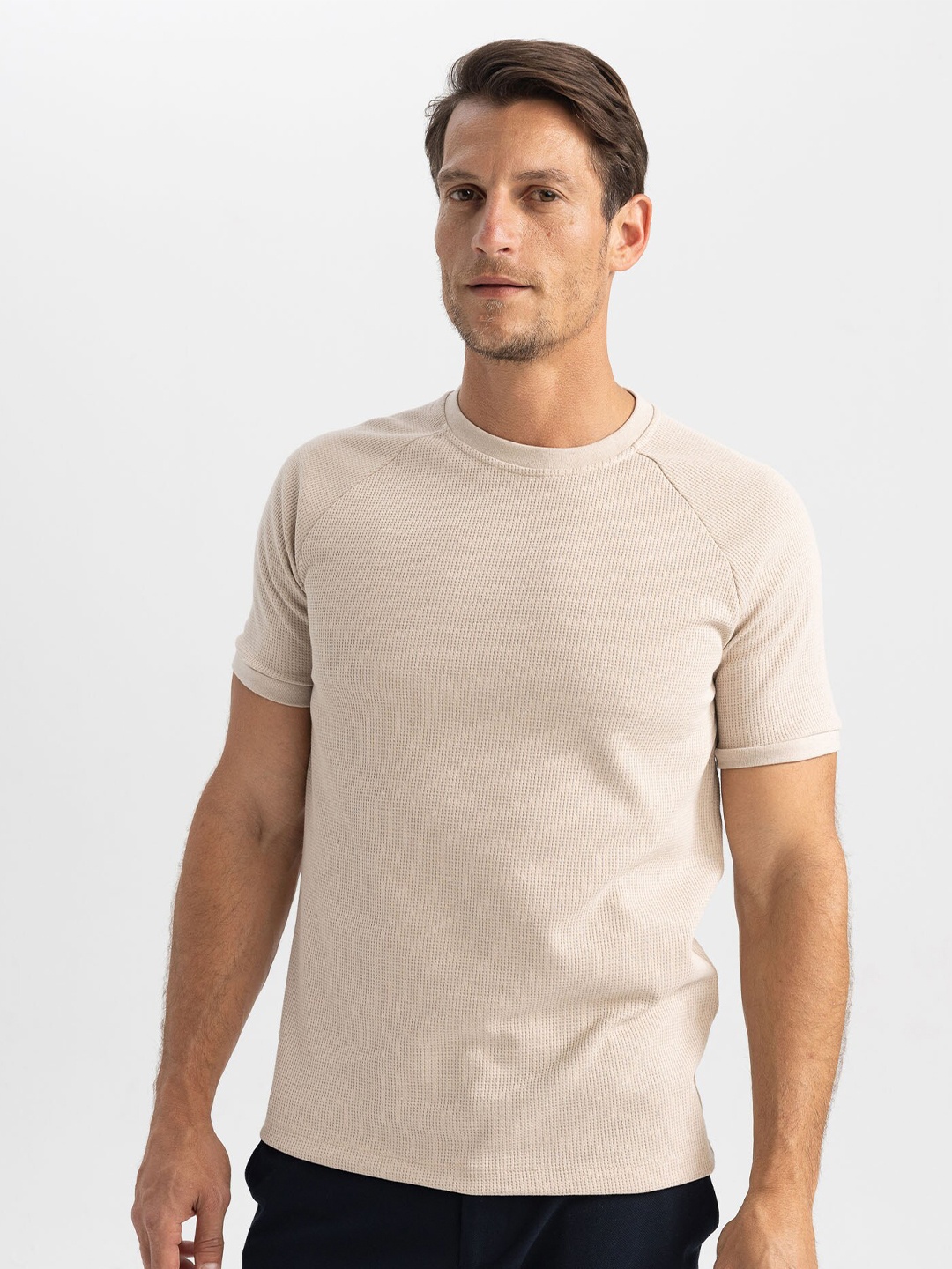 

DeFacto Round Neck Short Sleeves T-shirt, Beige