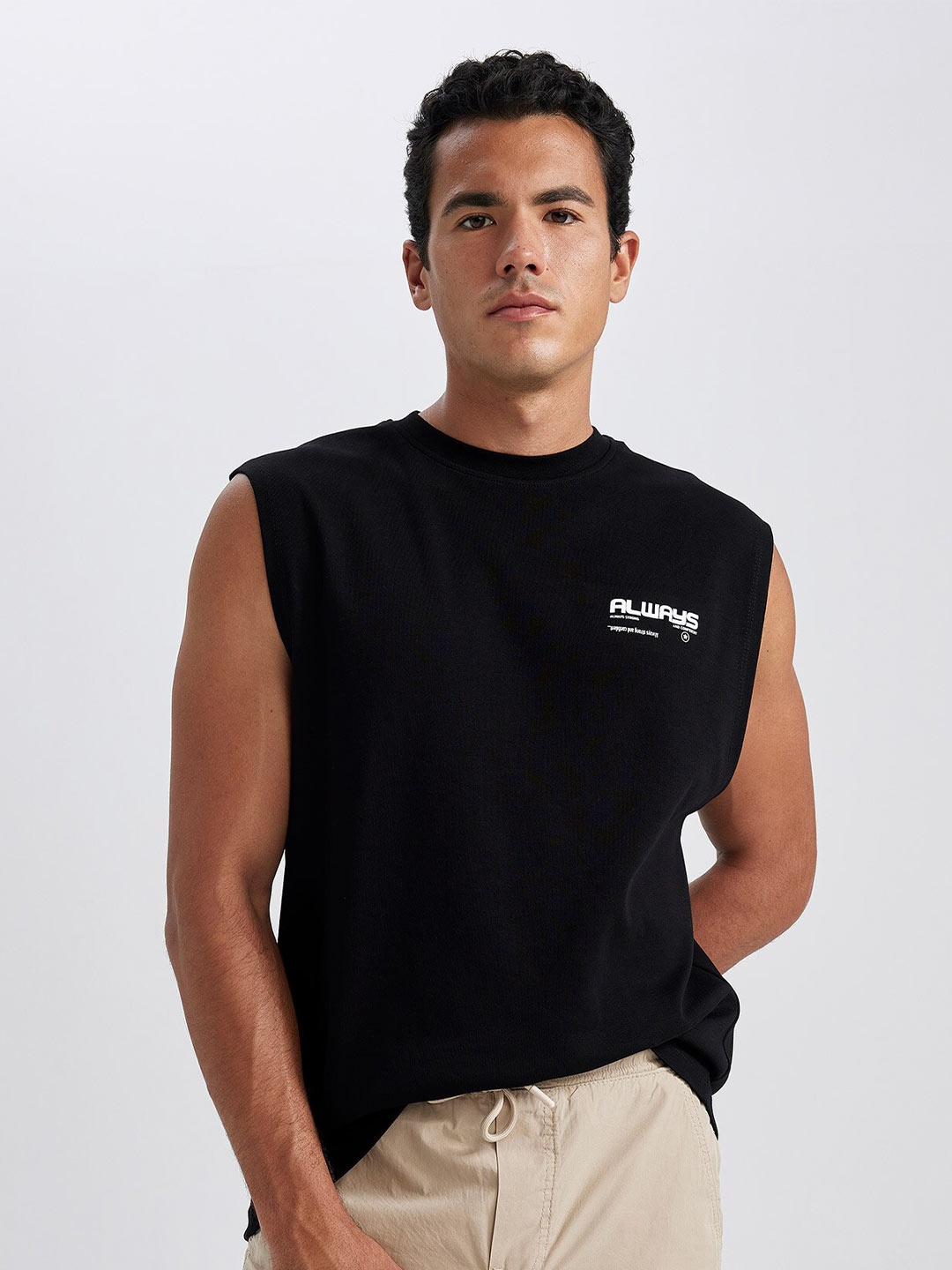 

DeFacto Round Neck Cotton T-shirt, Black