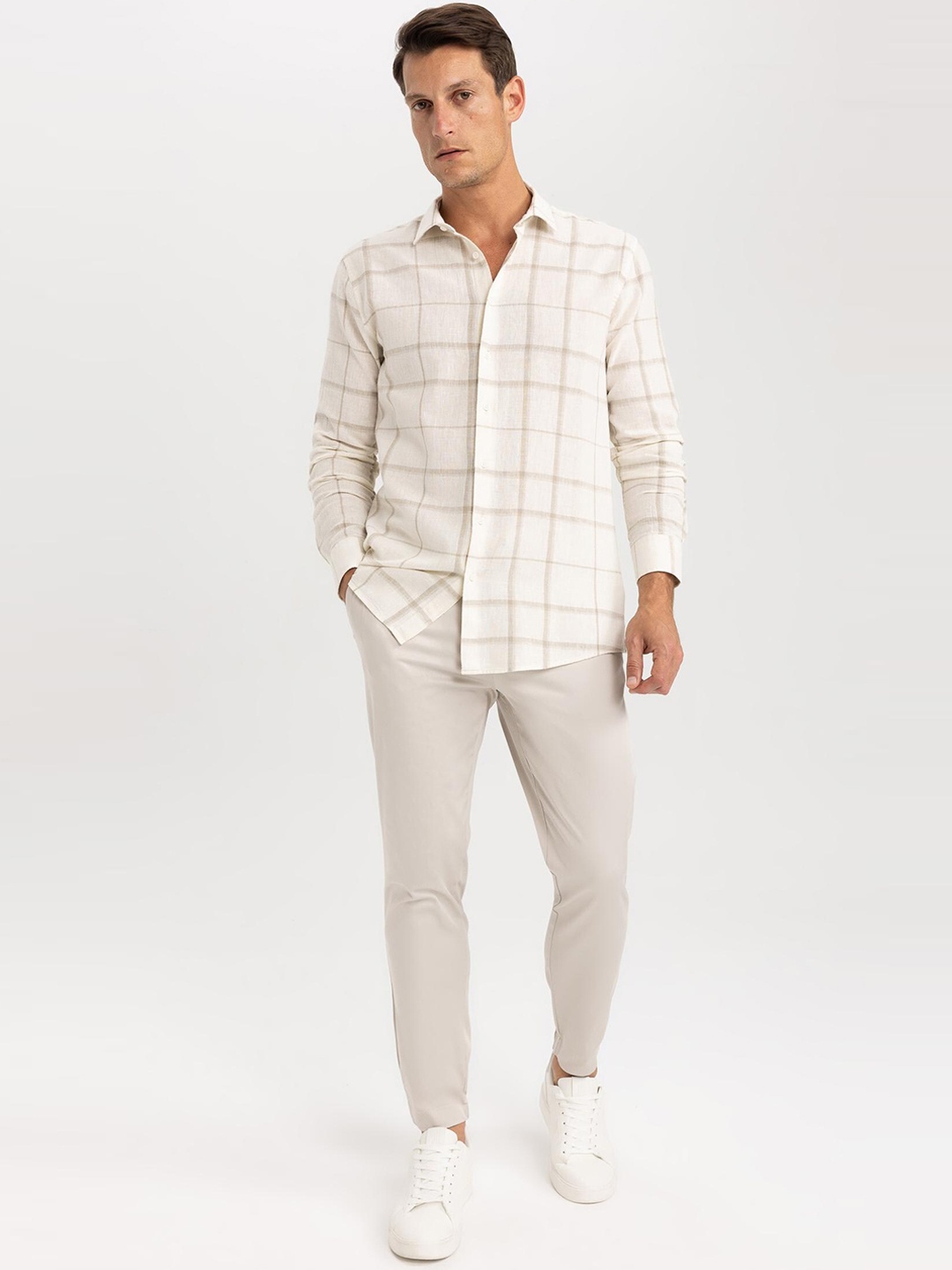 

DeFacto Men Mid-Rise Regular-Fit Chinos Trousers, Beige