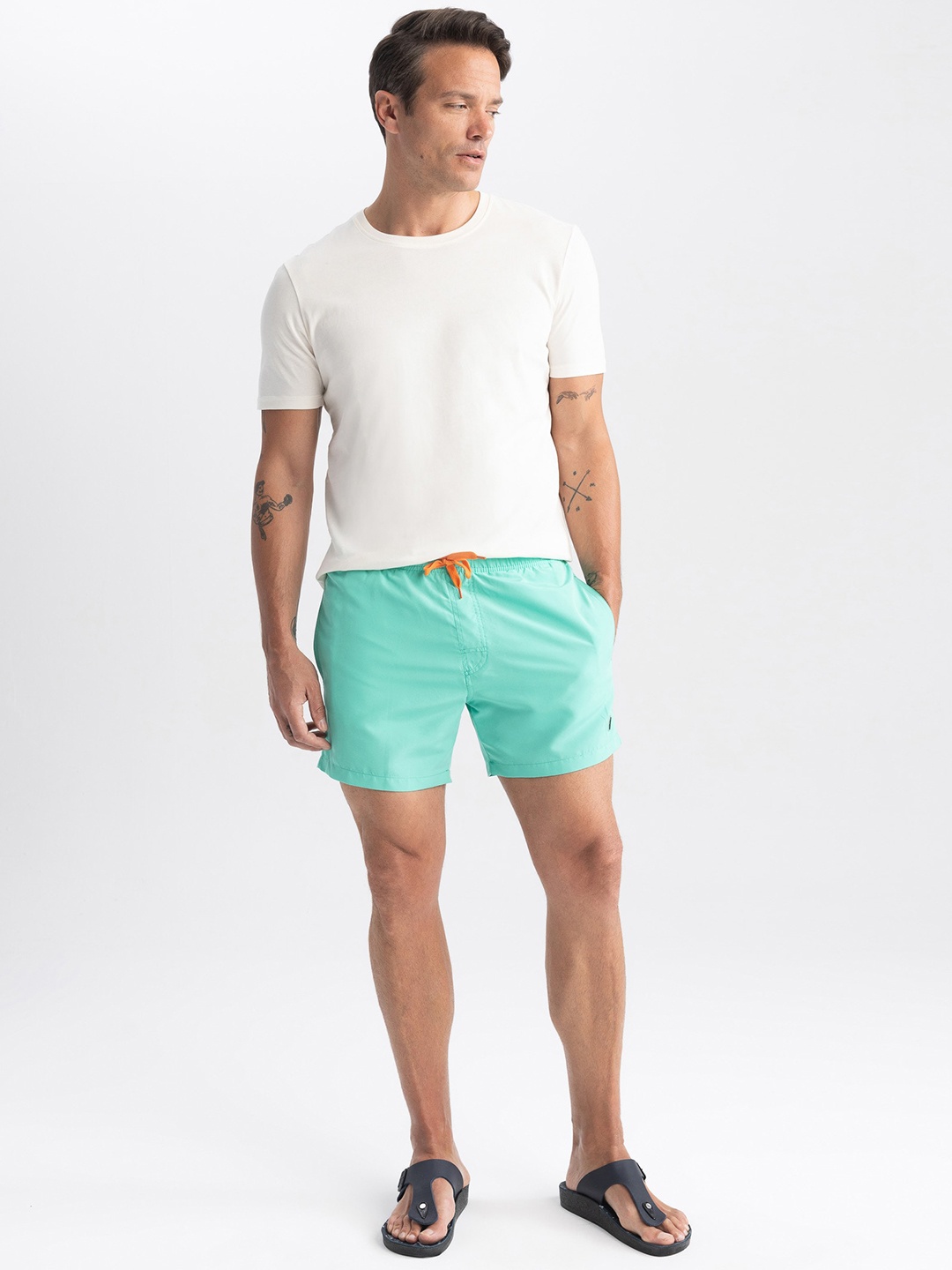 

DeFacto Men Mid-Rise Swim Shorts, Turquoise blue