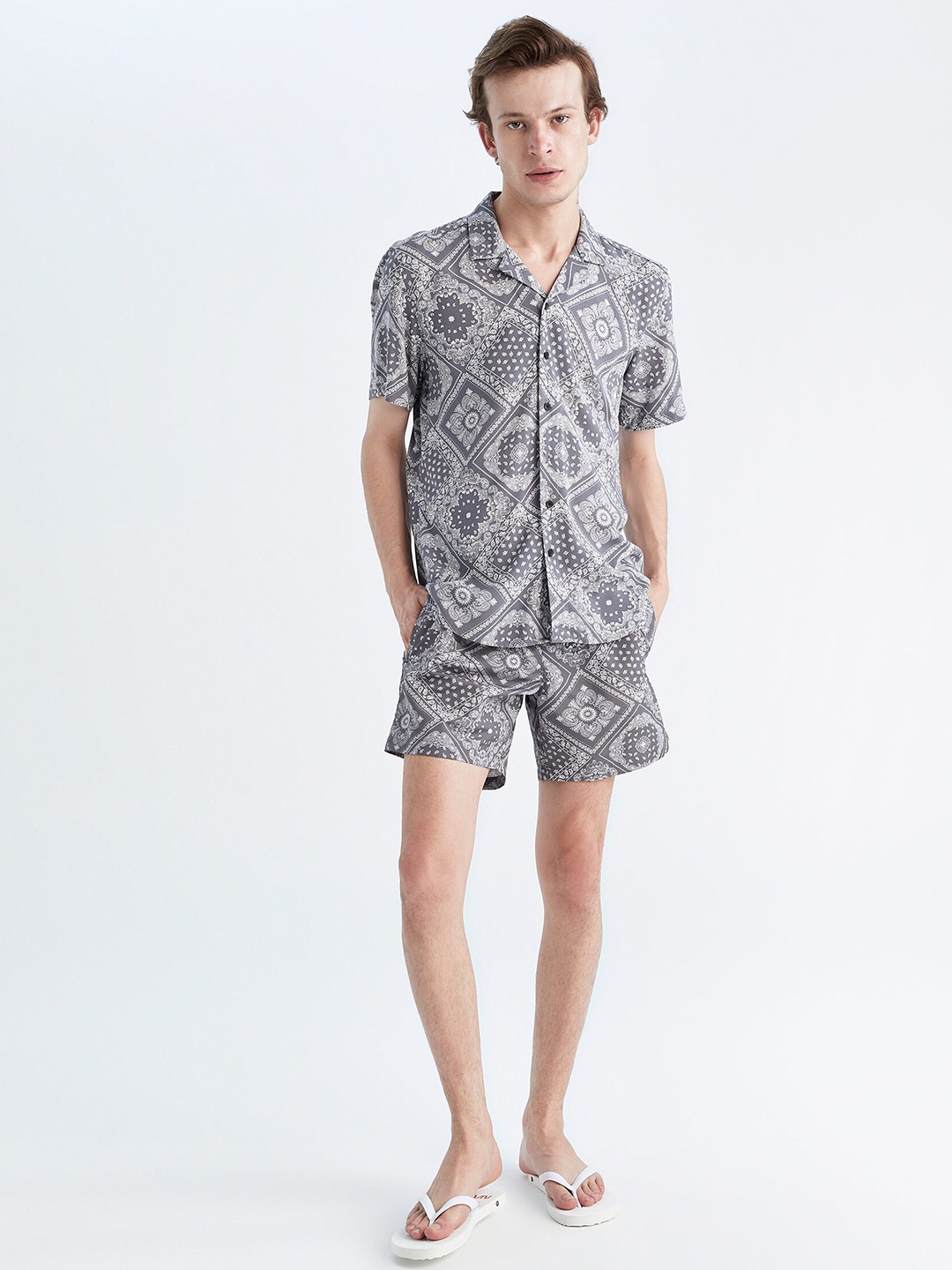 

DeFacto Men Ethnic Motifs Printed Swim Shorts, Grey