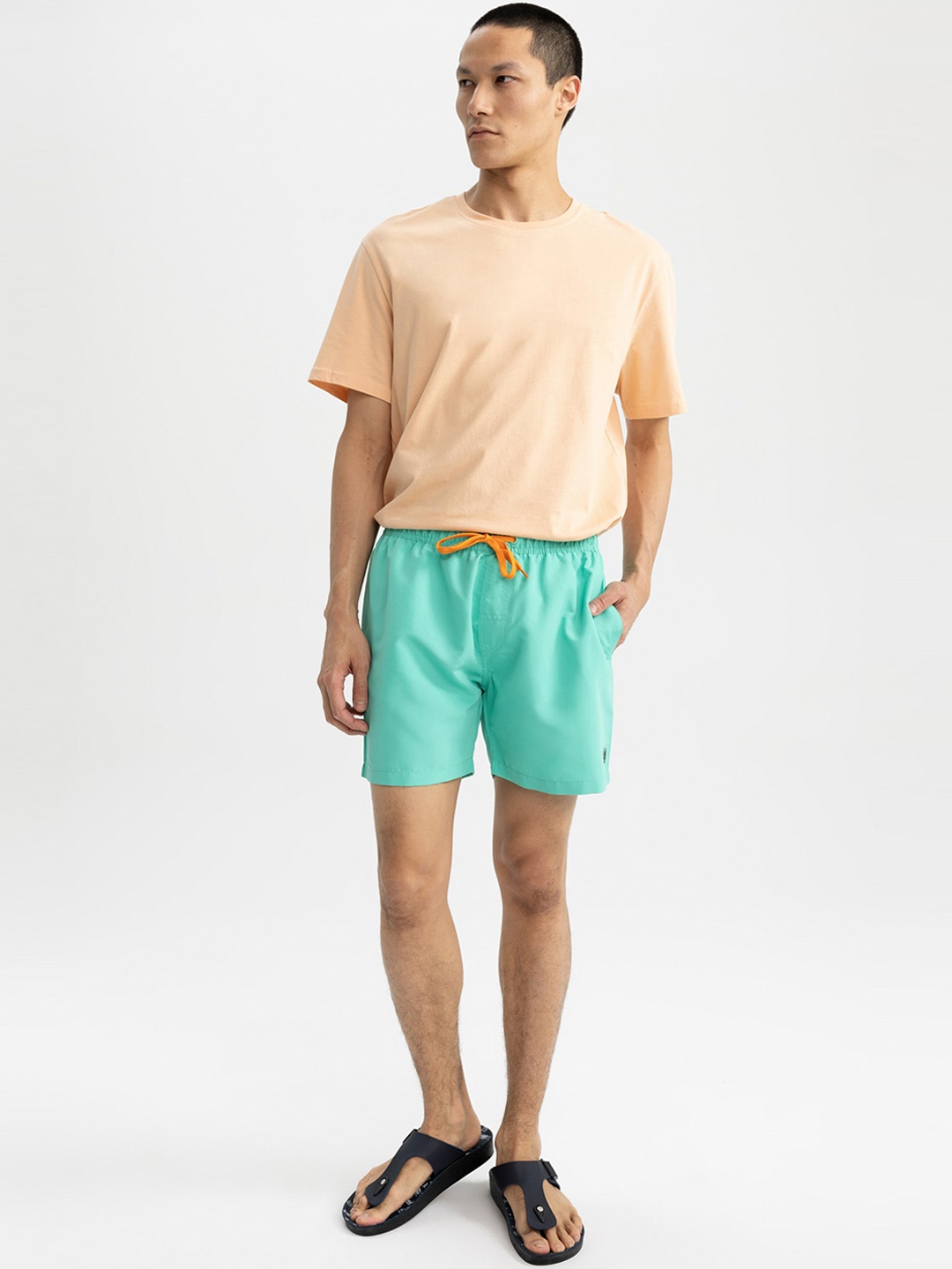 

DeFacto Men Mid-Rise Swim Shorts, Turquoise blue