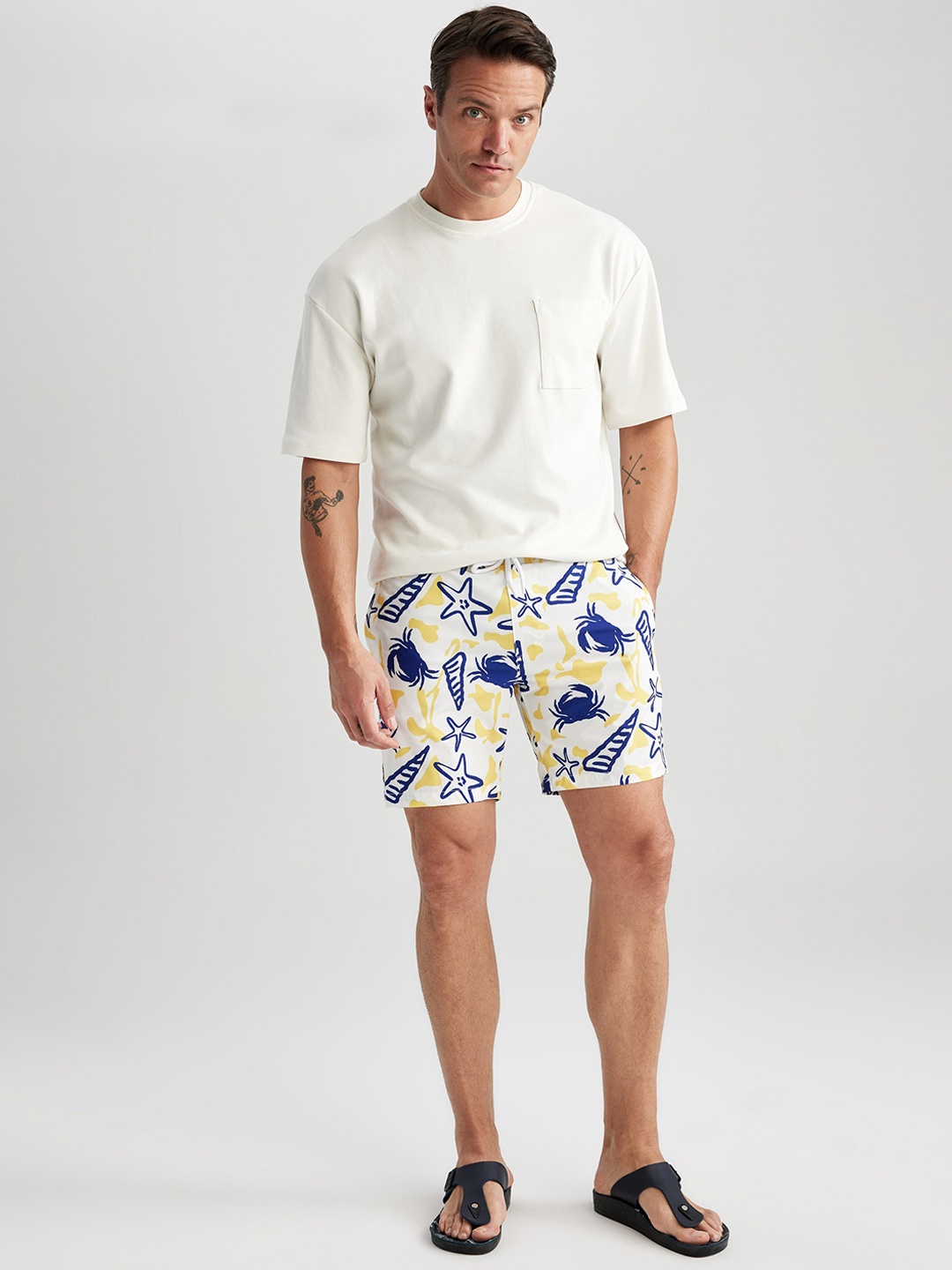 

DeFacto Men Conversational Printed Swim Shorts, White