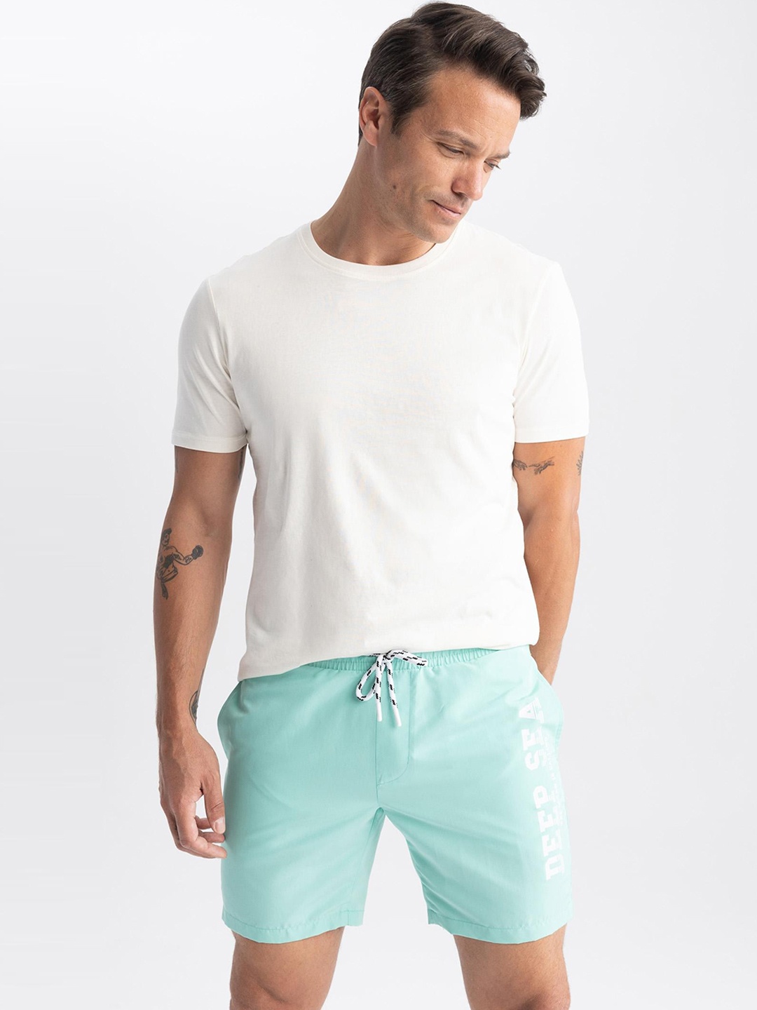 

DeFacto Typography Printed T-shirt & Shorts Swim Set, White