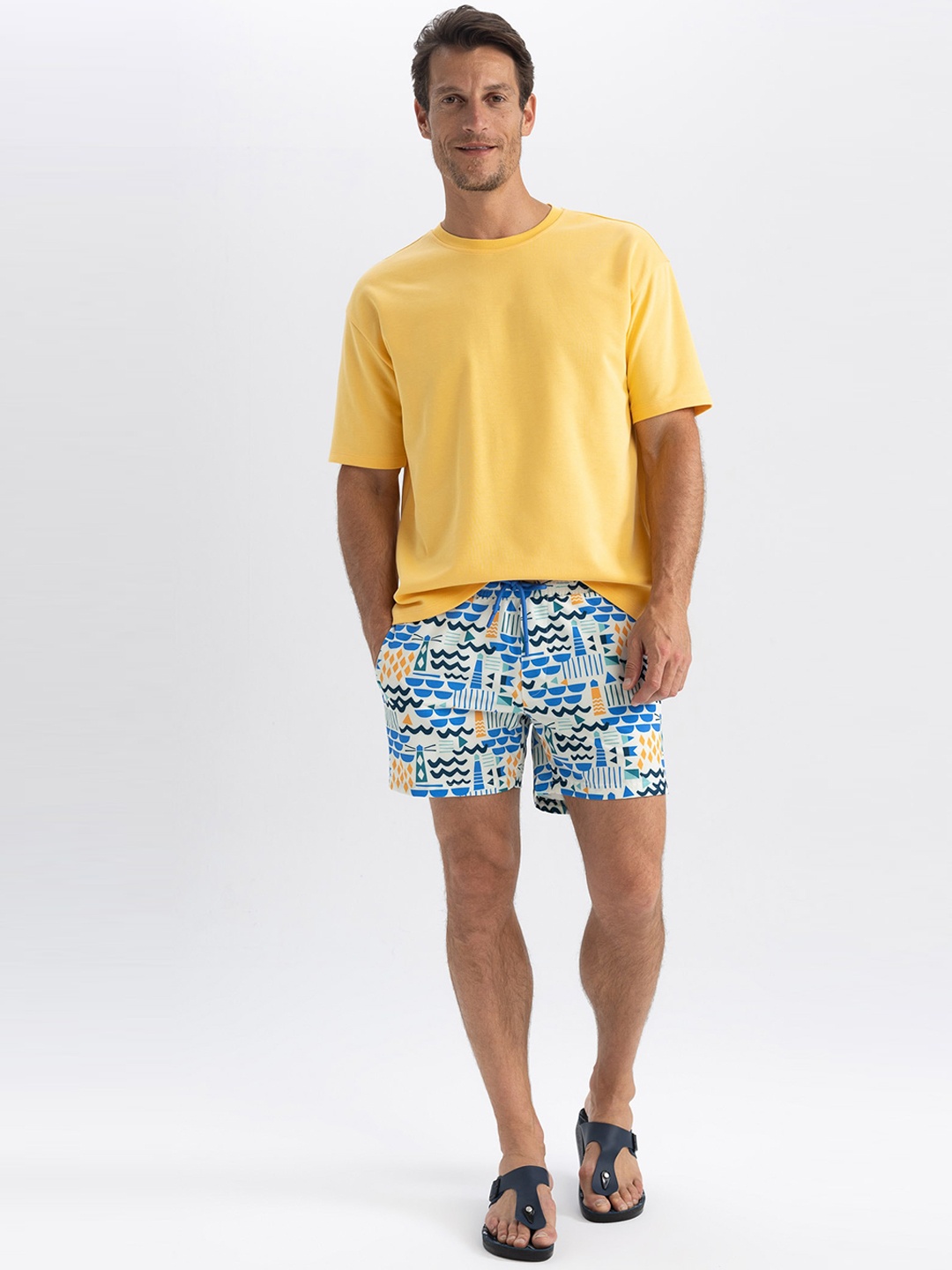 

DeFacto Men Printed Mid-Rise Swim Shorts, Blue