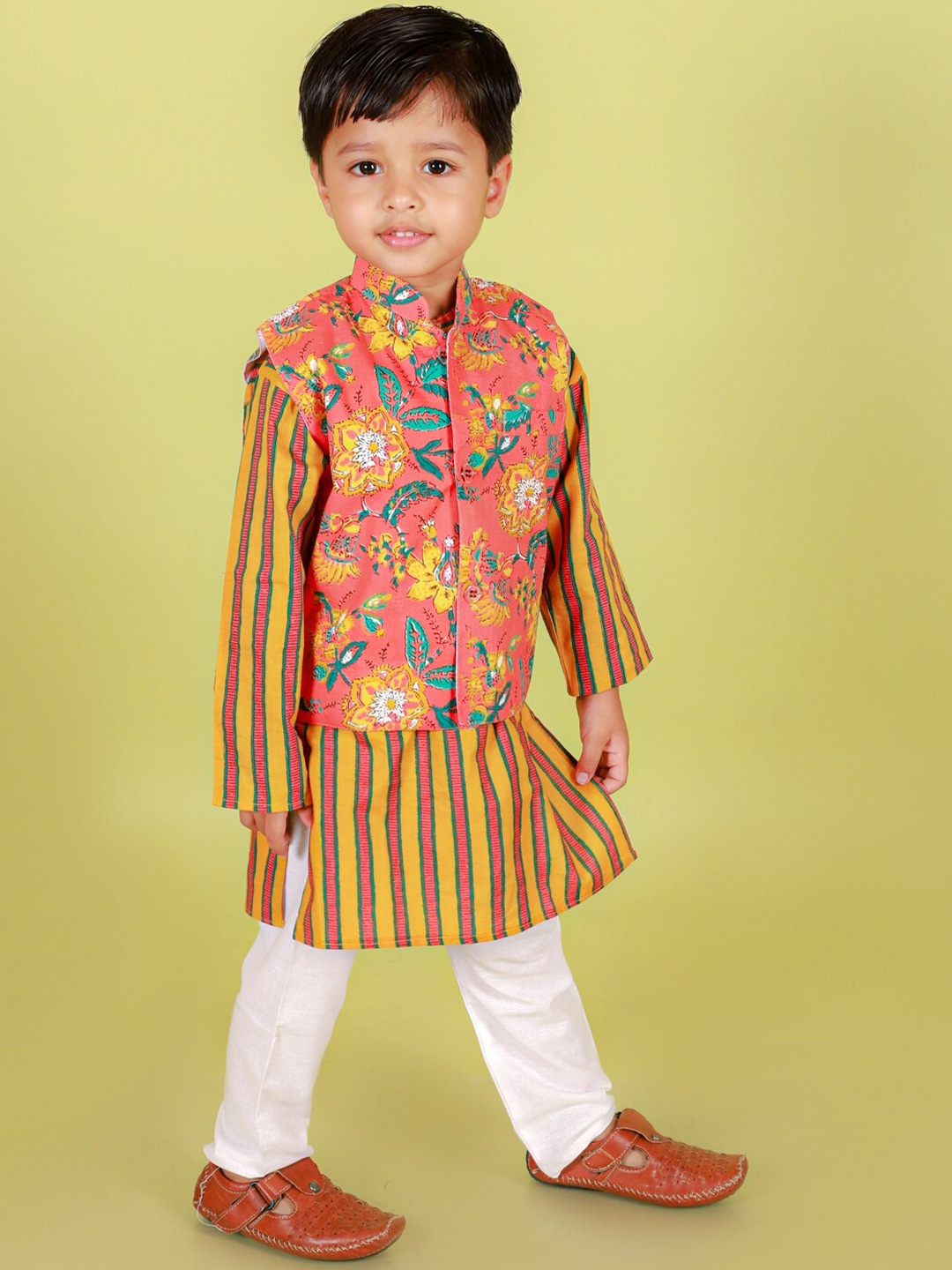 

Stuffie Land Boys Striped Regular Pure Cotton Kurta With Pyjamas & Nehru Jacket, Yellow