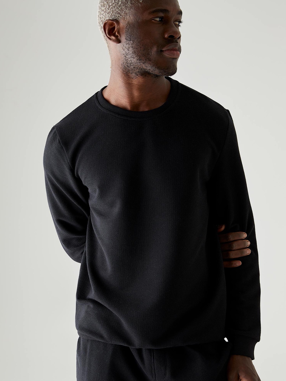

DeFacto Men Black Pullover