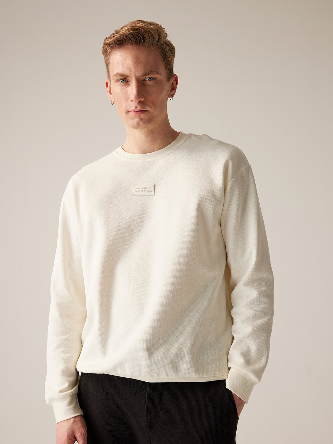 

DeFacto Round Neck Long Sleeves Sweatshirt, Cream