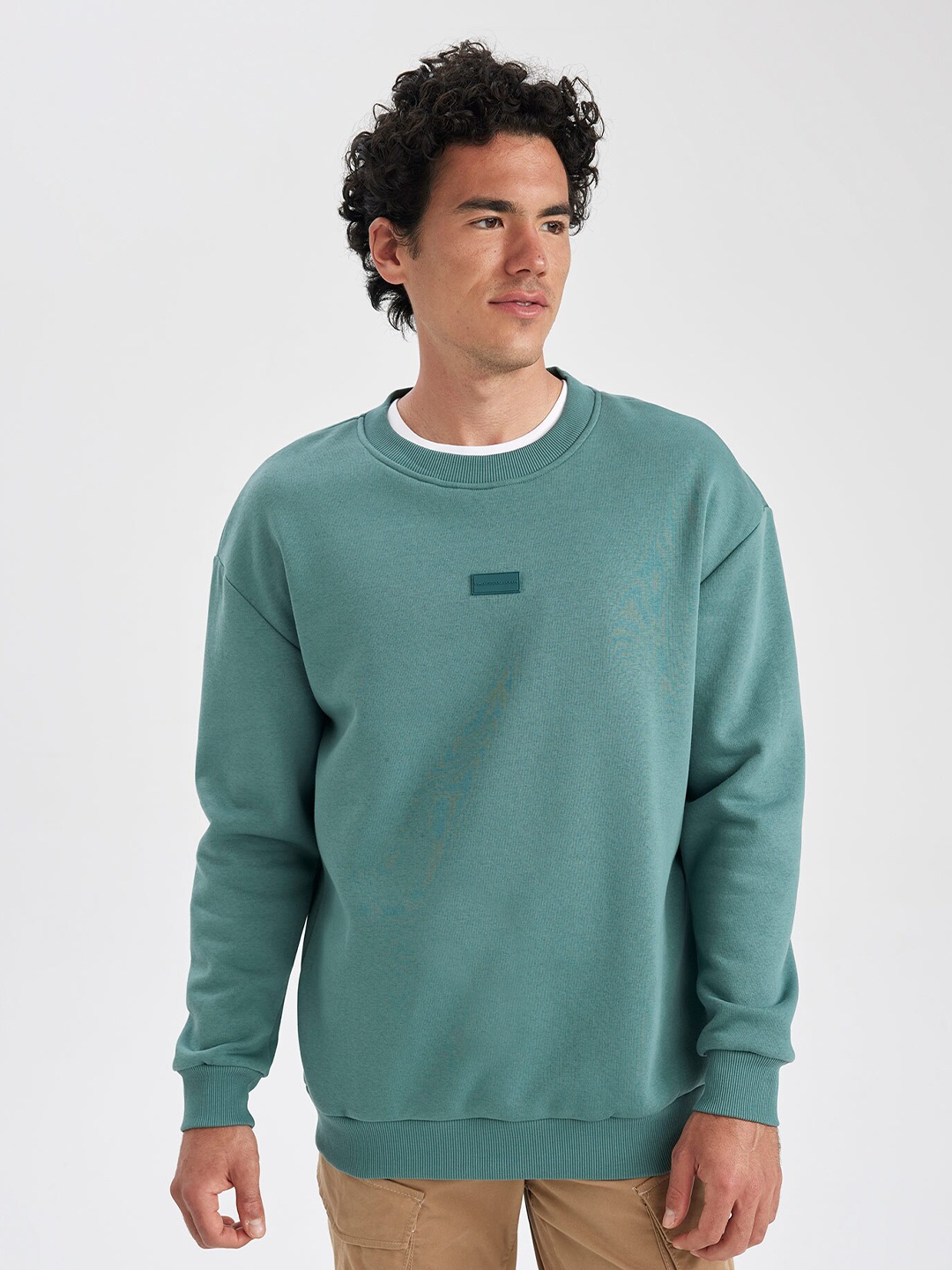 

DeFacto Round Neck Long Sleeves Sweatshirt, Green