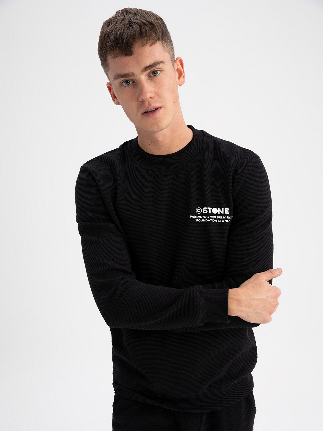 

DeFacto Round Neck Long Sleeves Pullover, Black